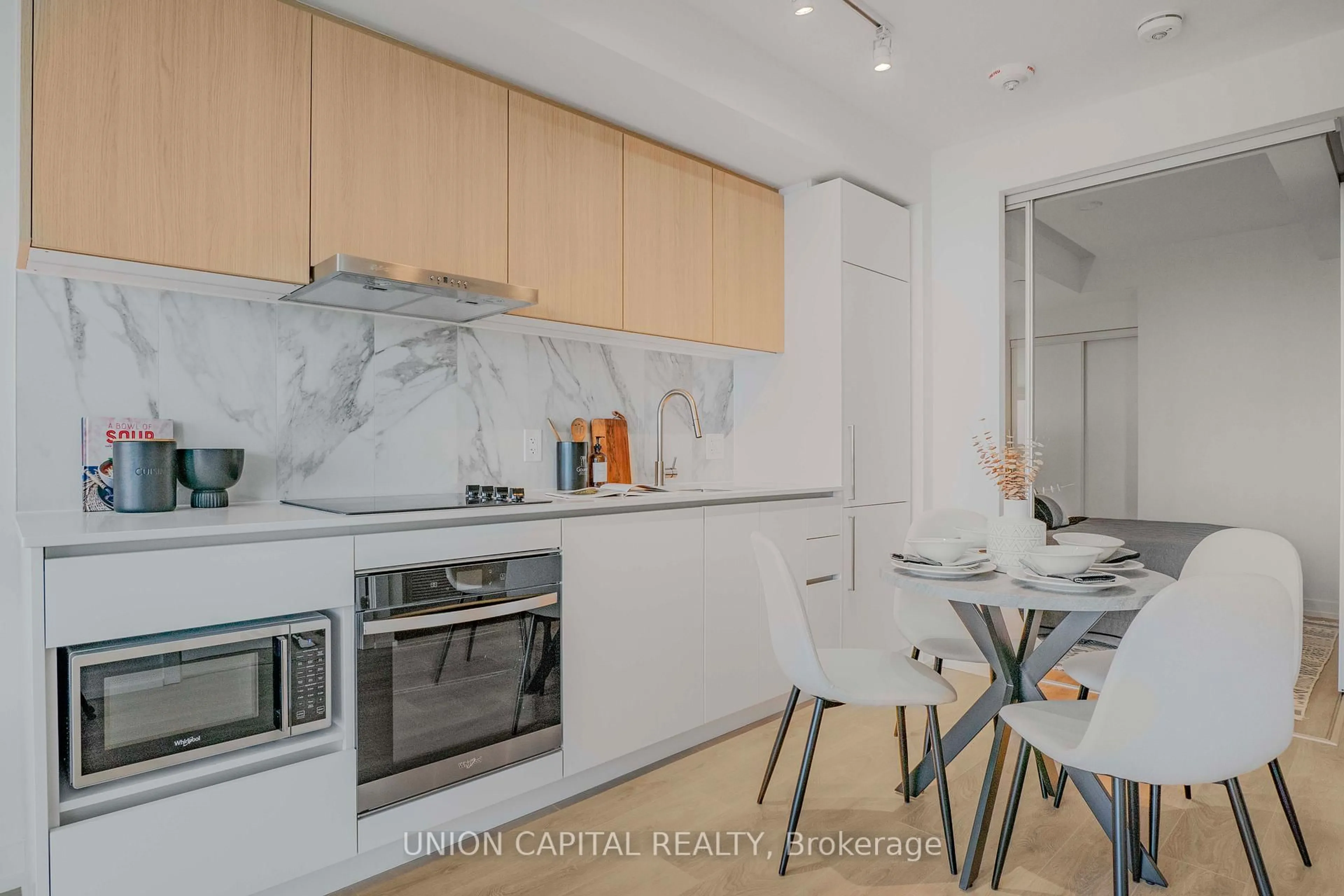 Standard kitchen, unknown for 1100 Sheppard Ave #1219, Toronto Ontario M3K 0E4