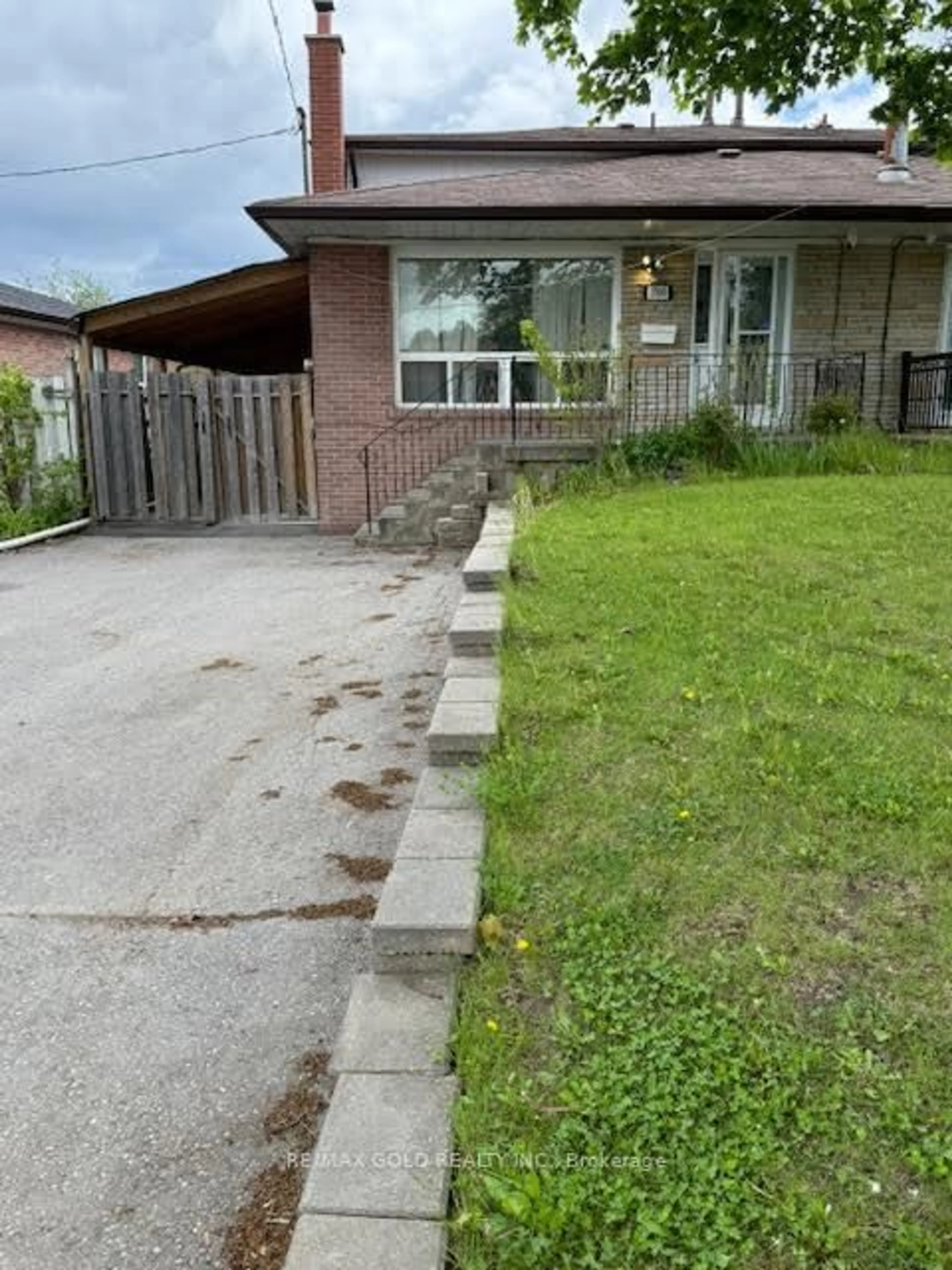Patio, street for 3790 Morning Star Dr, Mississauga Ontario L4T 1Y9