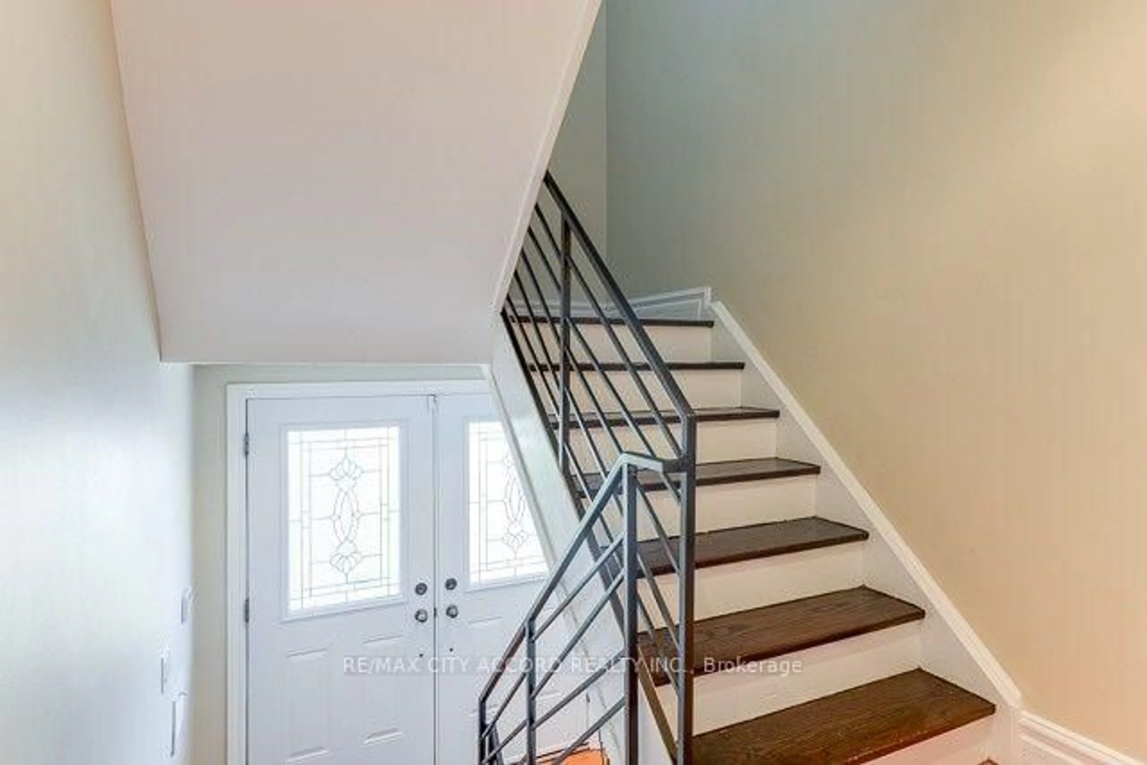 Stairs for 91 Pamille Pl, Toronto Ontario M6M 3B1