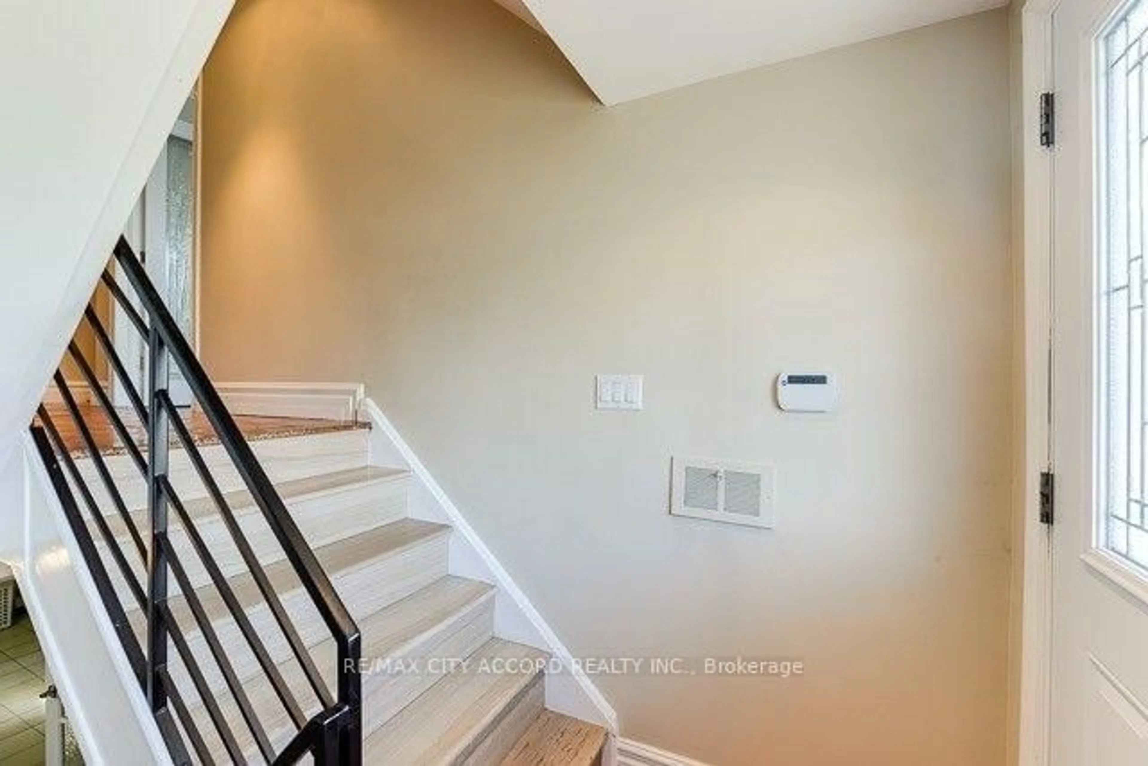 Stairs for 91 Pamille Pl, Toronto Ontario M6M 3B1
