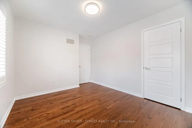 Additional property image - 642 Laking Terr