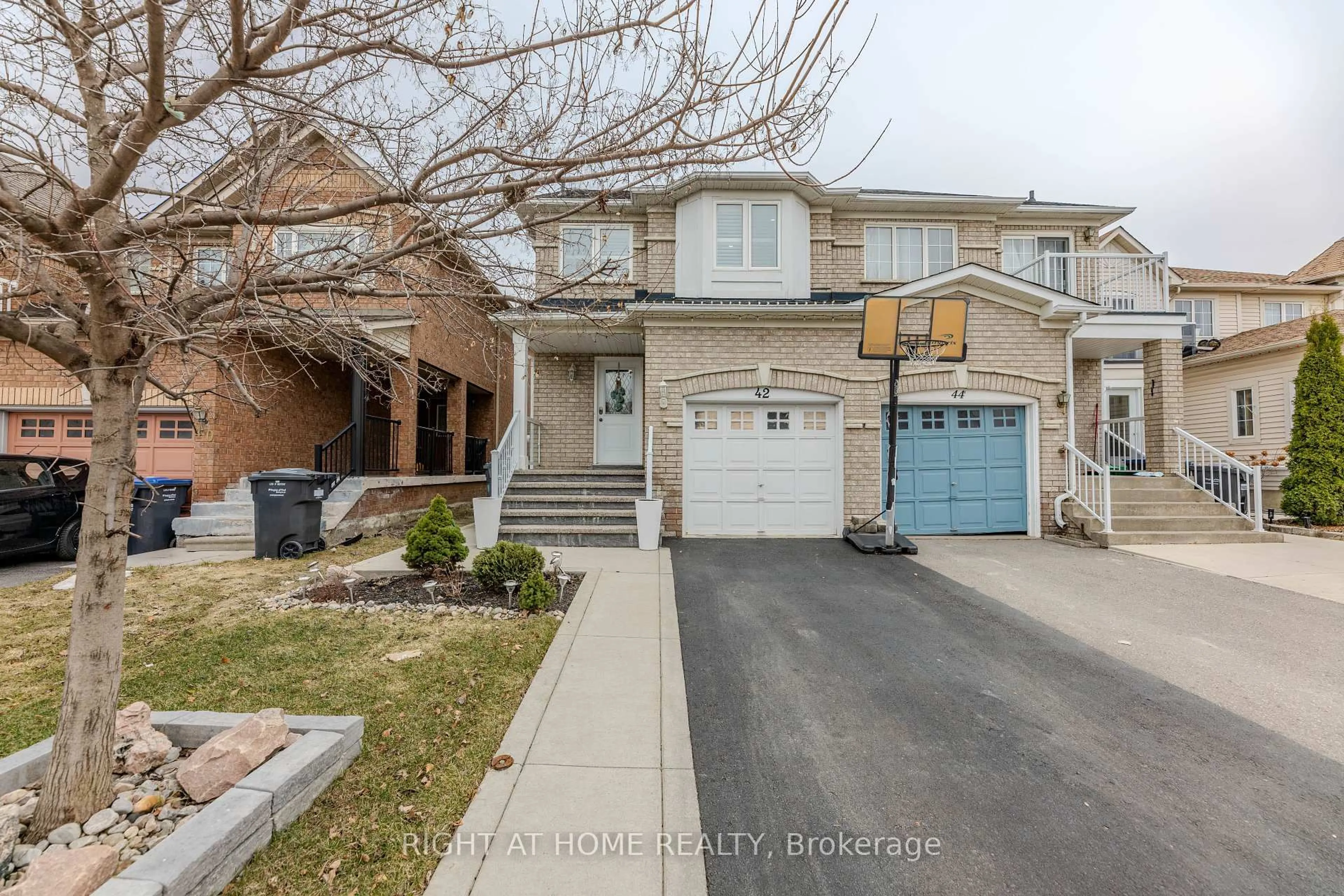 Unknown for 42 Tiller Tr, Brampton Ontario L6X 4S6