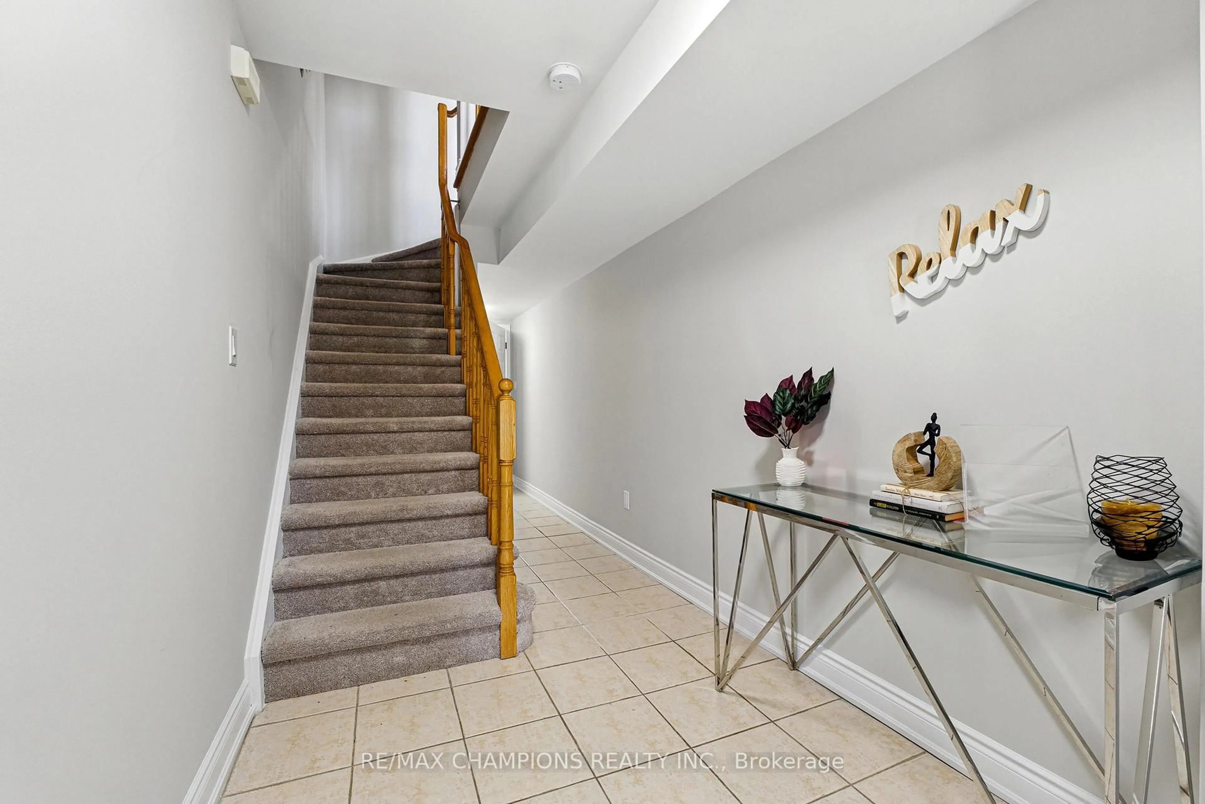Indoor foyer for 7035 Rexwood Rd #107, Mississauga Ontario L4T 4M6