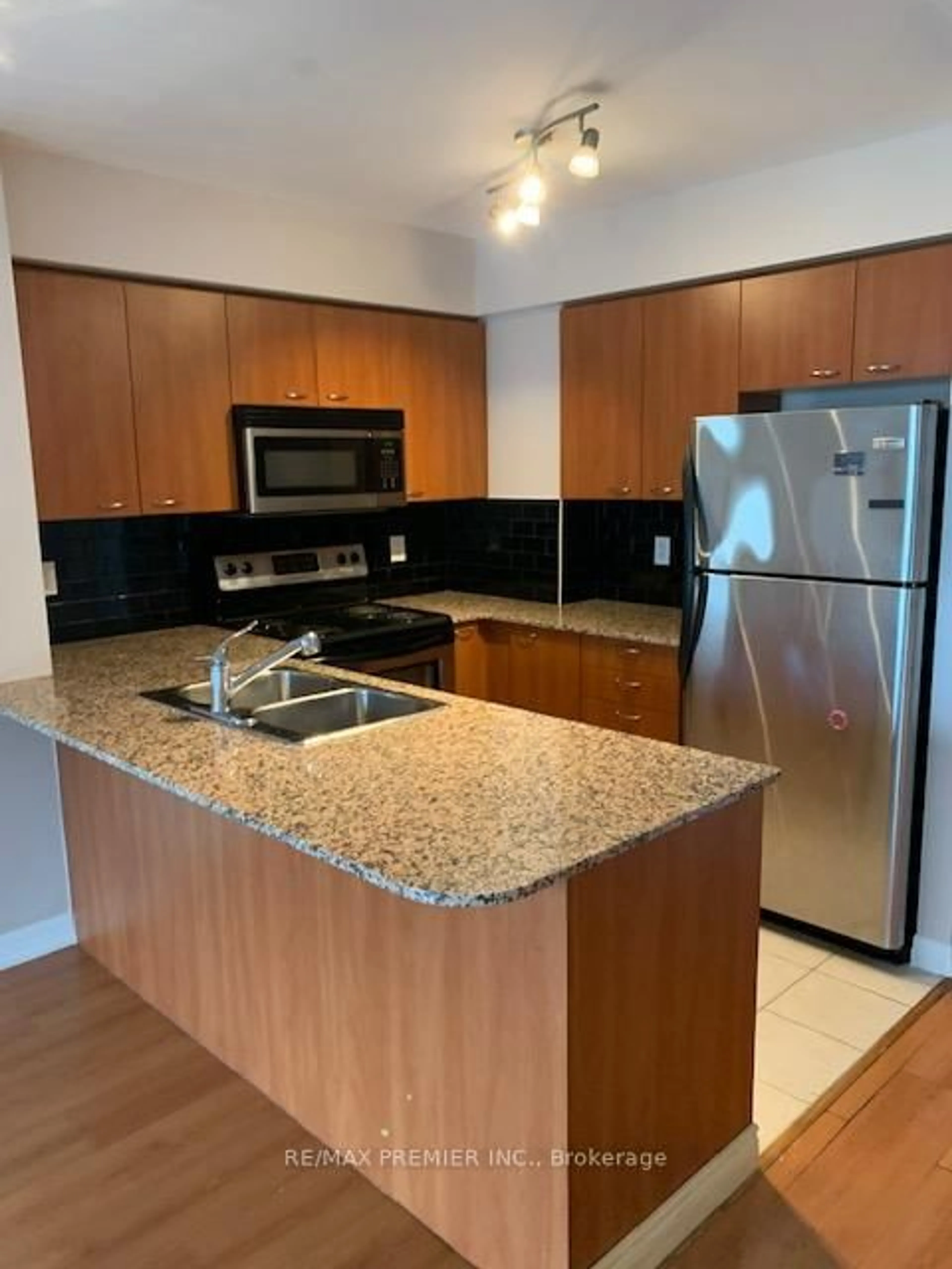 Standard kitchen, unknown for 1403 ROYAL YORK Rd #810, Toronto Ontario M9P 0A1