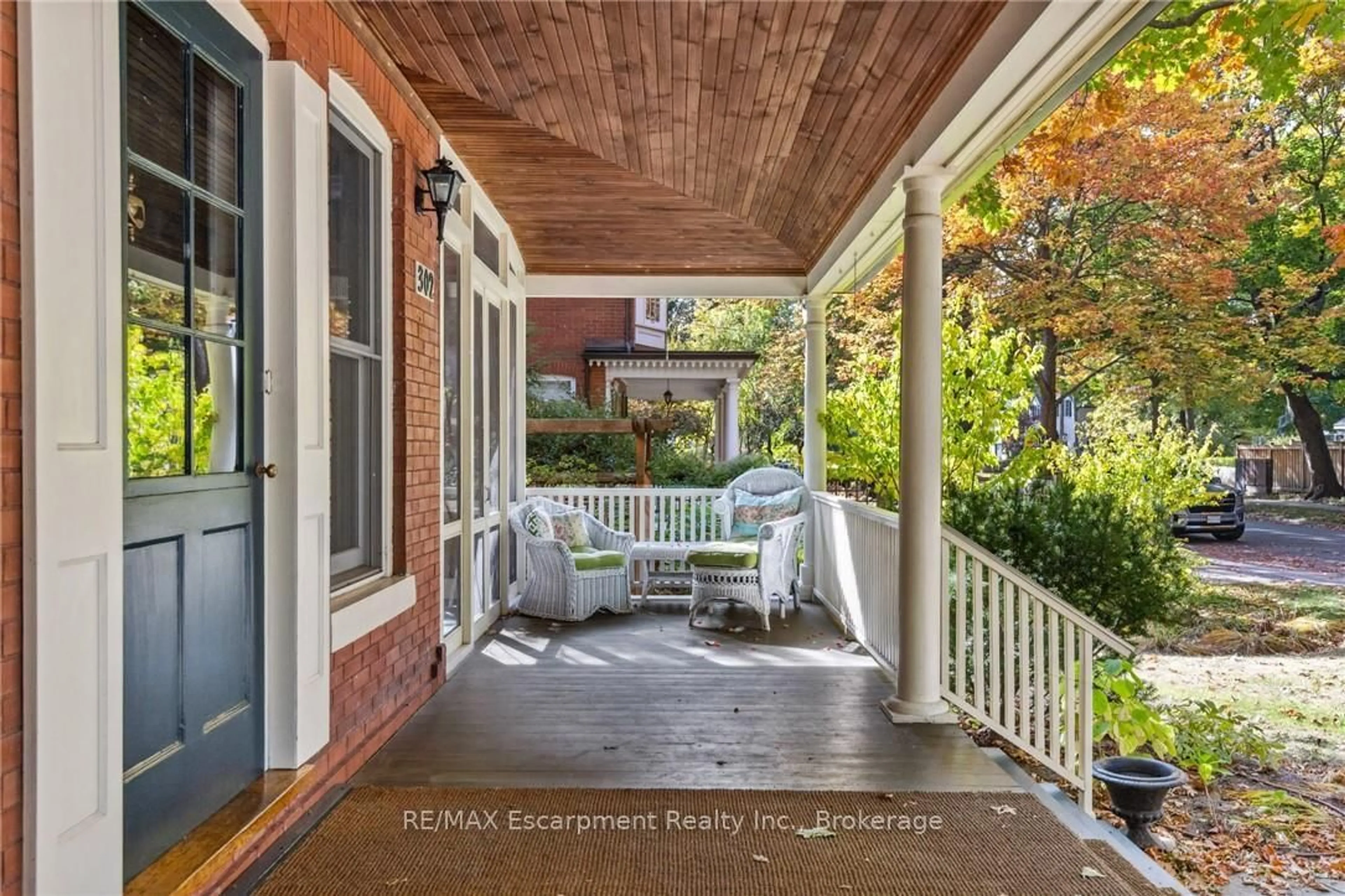 Unknown for 302 William St, Oakville Ontario L6J 1E4