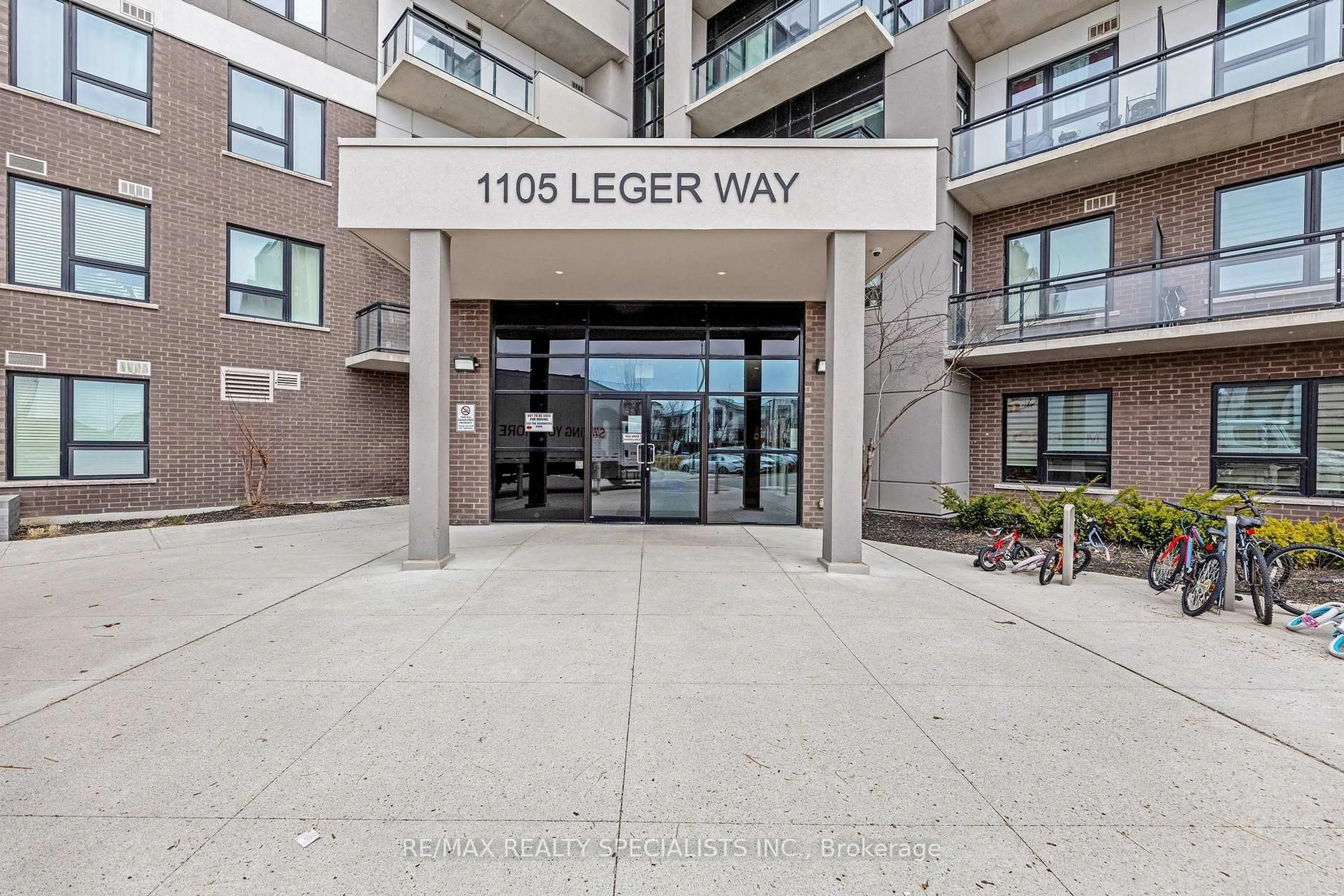 Indoor foyer for 1105 Leger Way #434, Milton Ontario L9E 1K7
