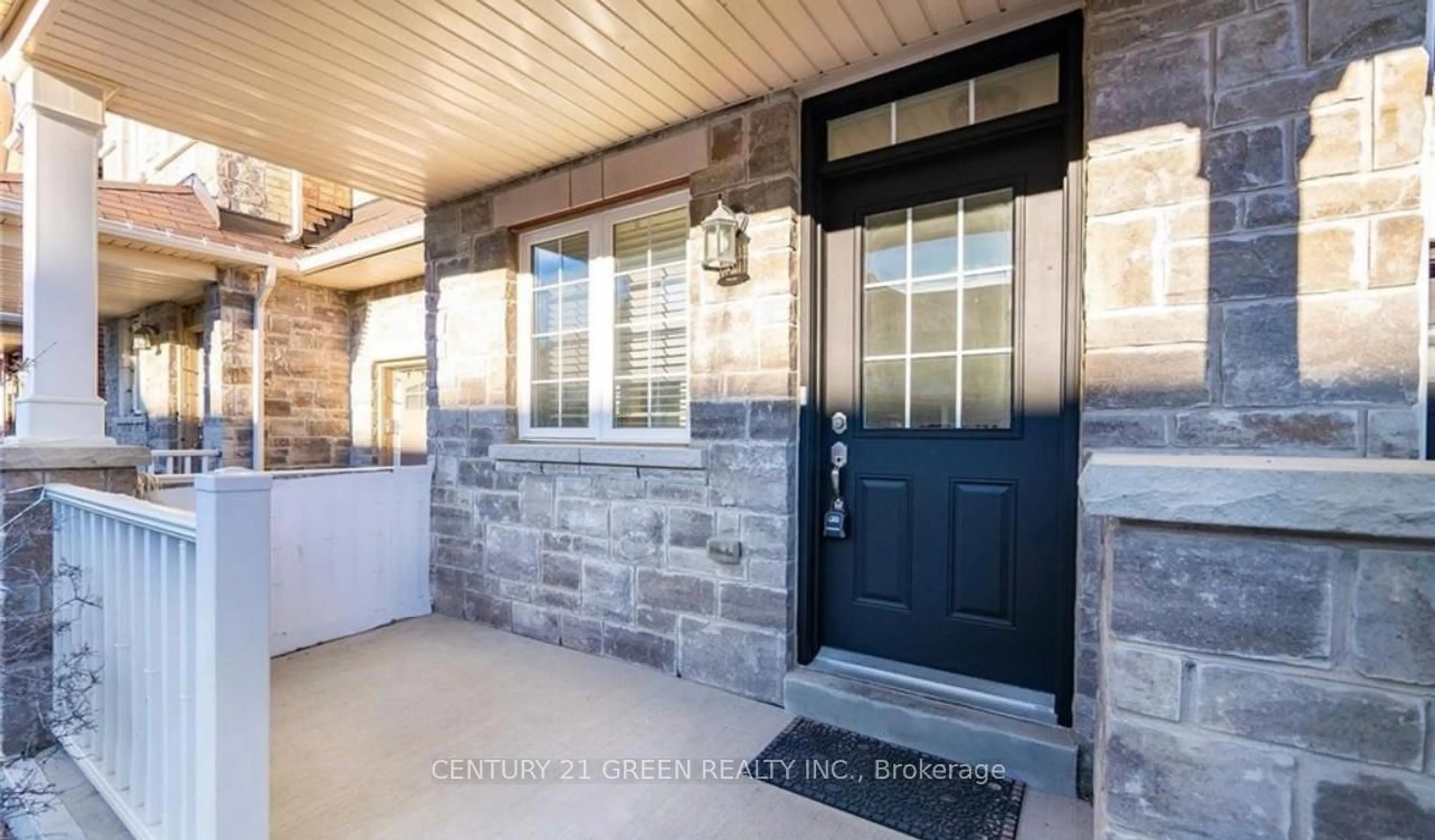 Indoor entryway for 569 Murray Meadows Pl, Milton Ontario L9T 8L8