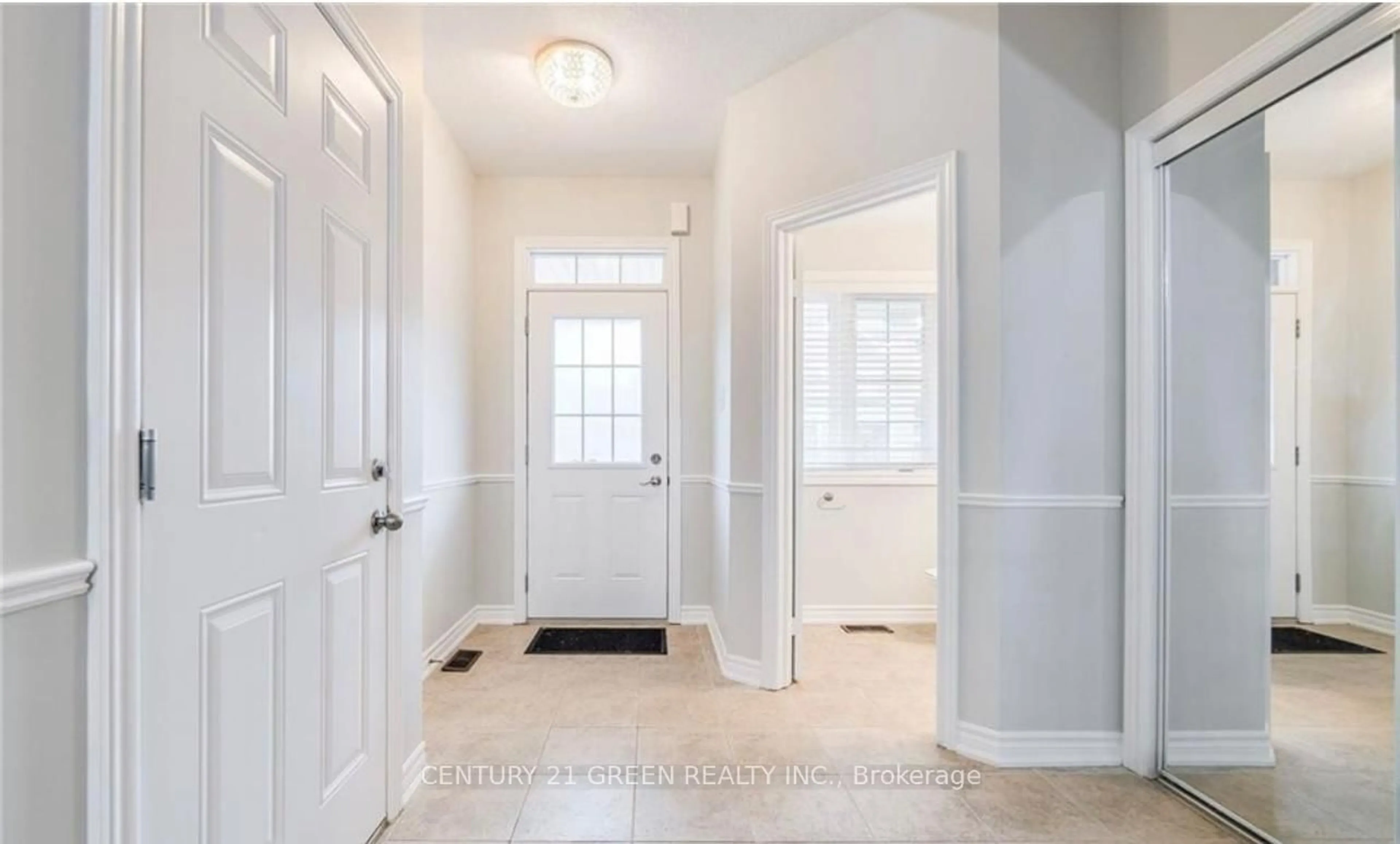 Indoor entryway for 569 Murray Meadows Pl, Milton Ontario L9T 8L8