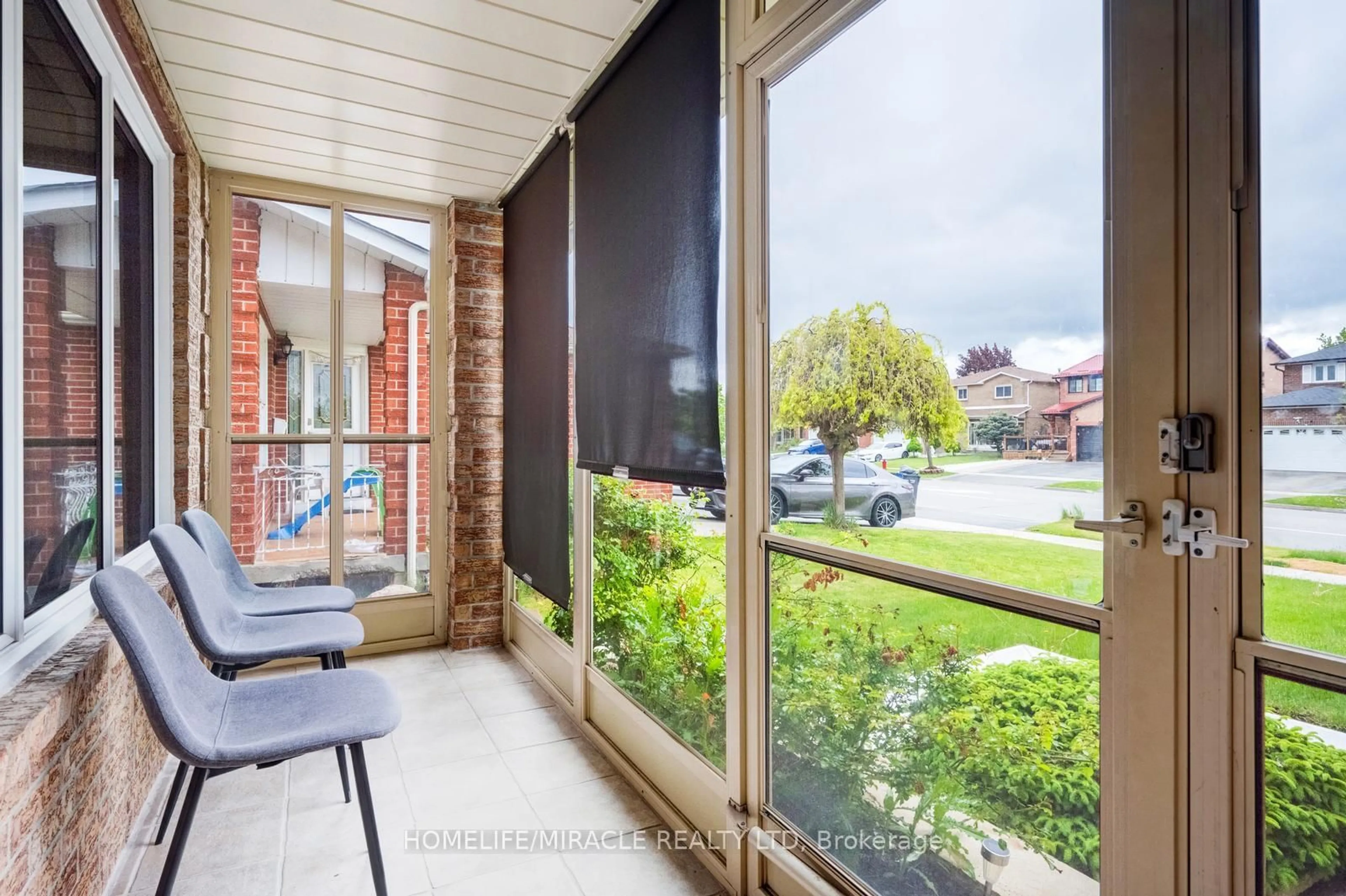 Balcony in the apartment, street for 309 Conestoga Dr, Brampton Ontario L6Z 2T4