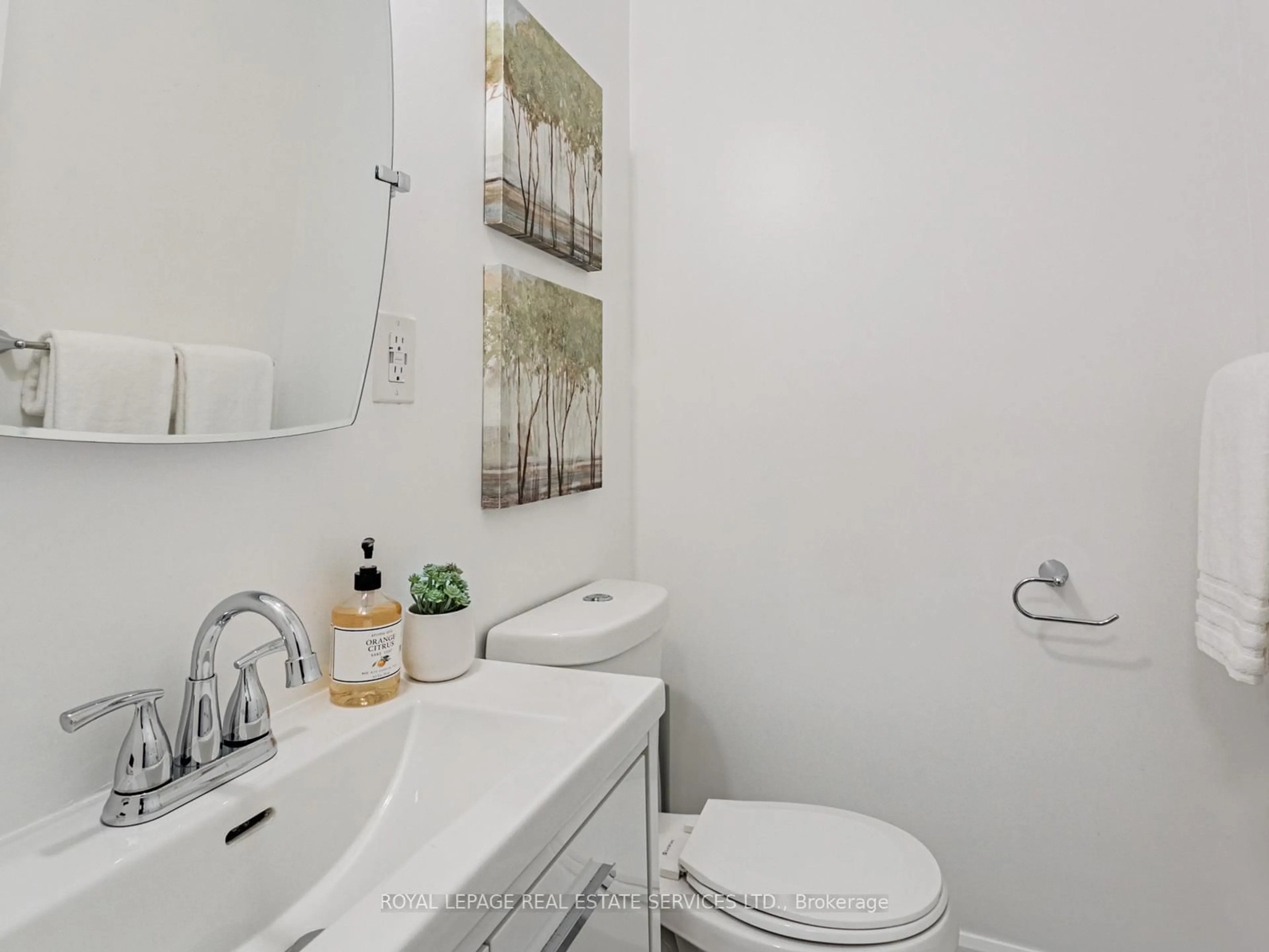 Standard bathroom, unknown for 50 Florence Cres, Toronto Ontario M6N 4E5