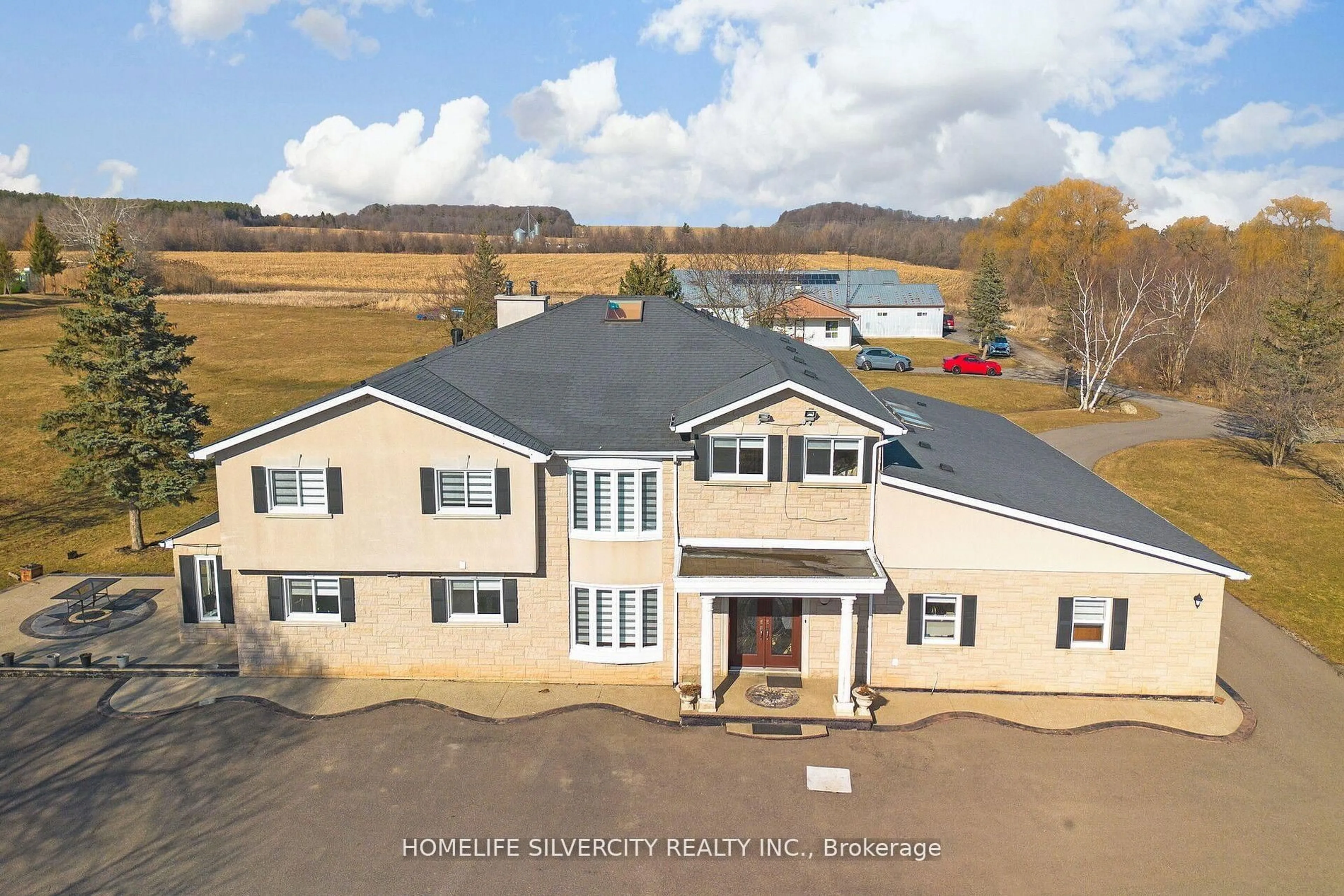 A pic from outside/outdoor area/front of a property/back of a property/a pic from drone, building for 8409 Fifth Line, Oakville Ontario L7G 4S6