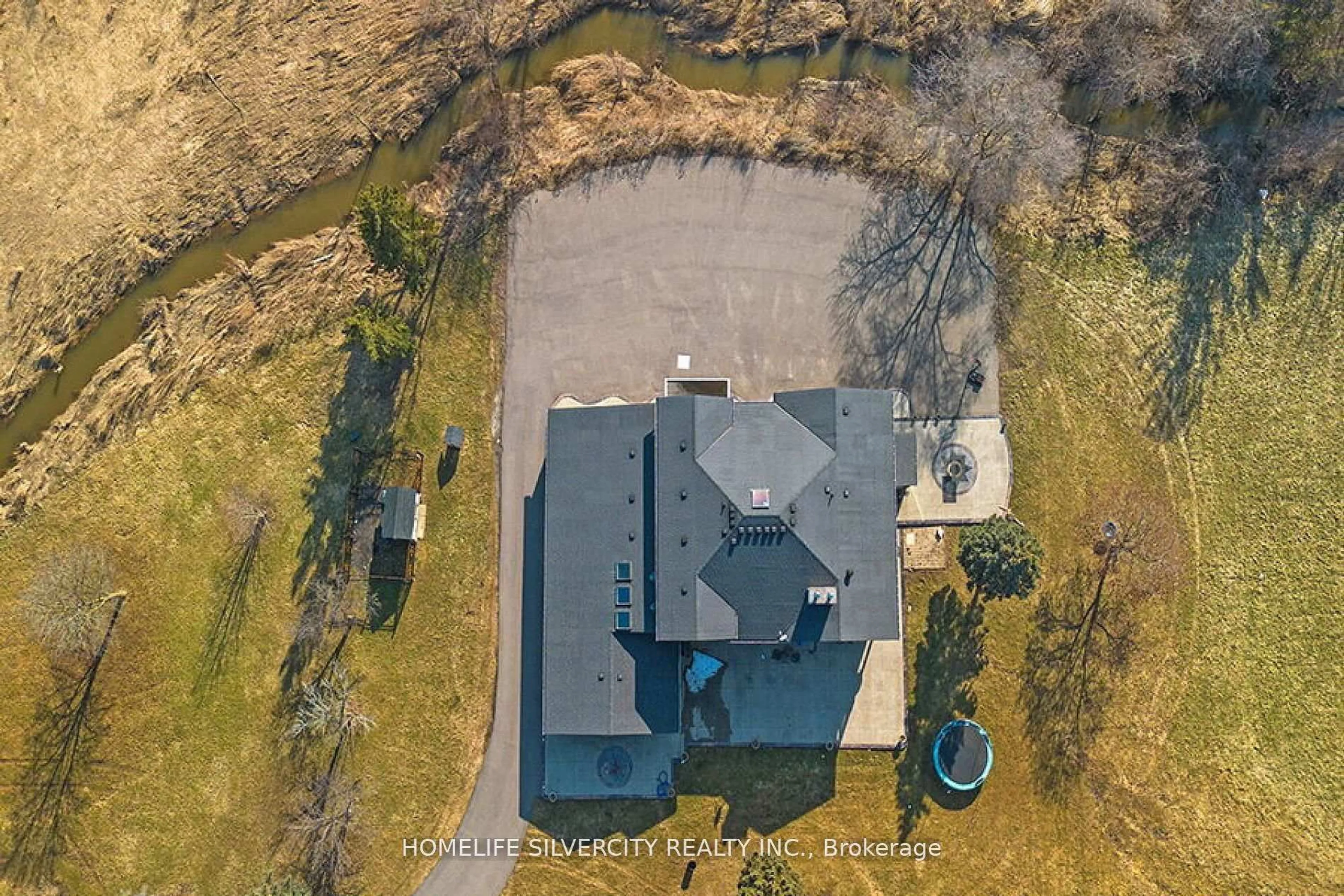 A pic from outside/outdoor area/front of a property/back of a property/a pic from drone, street for 8409 Fifth Line, Oakville Ontario L7G 4S6