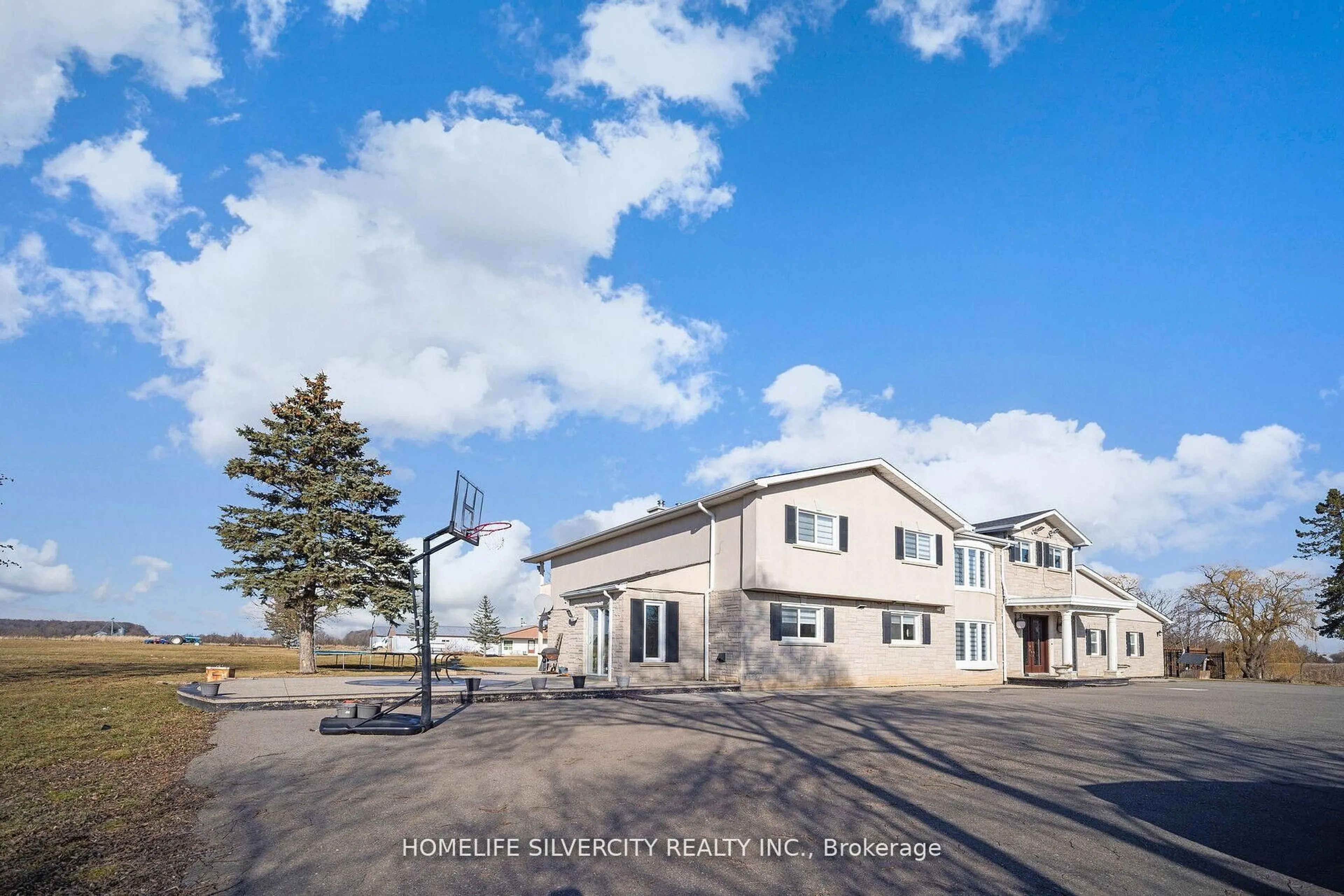 A pic from outside/outdoor area/front of a property/back of a property/a pic from drone, building for 8409 Fifth Line, Oakville Ontario L7G 4S6