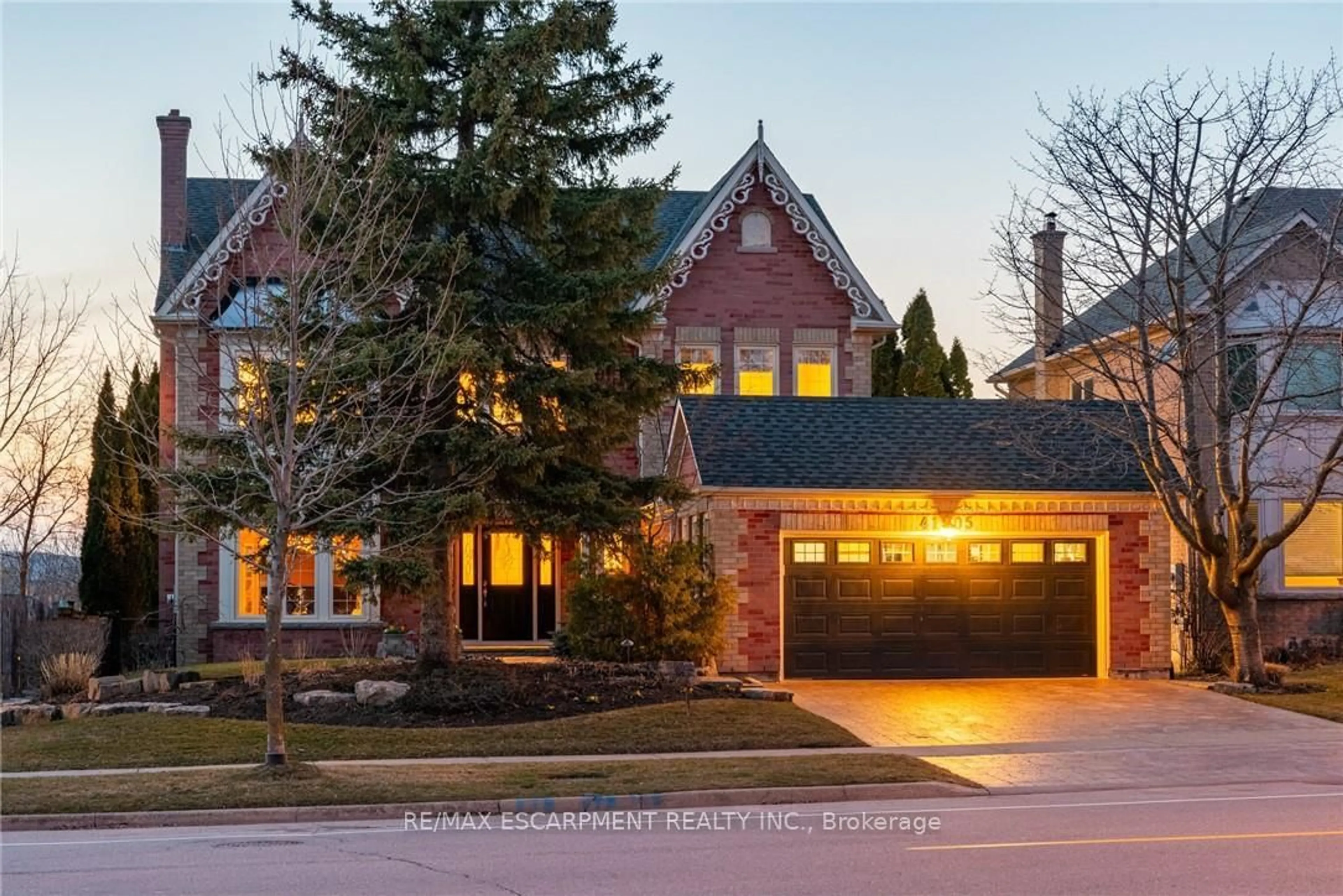 Home with brick exterior material, street for 4105 Millcroft Park Dr, Burlington Ontario L7M 3V9
