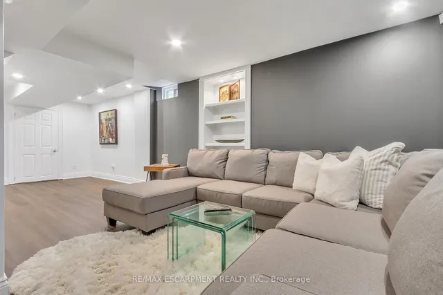 Additional property image - 5118 Tree Crt