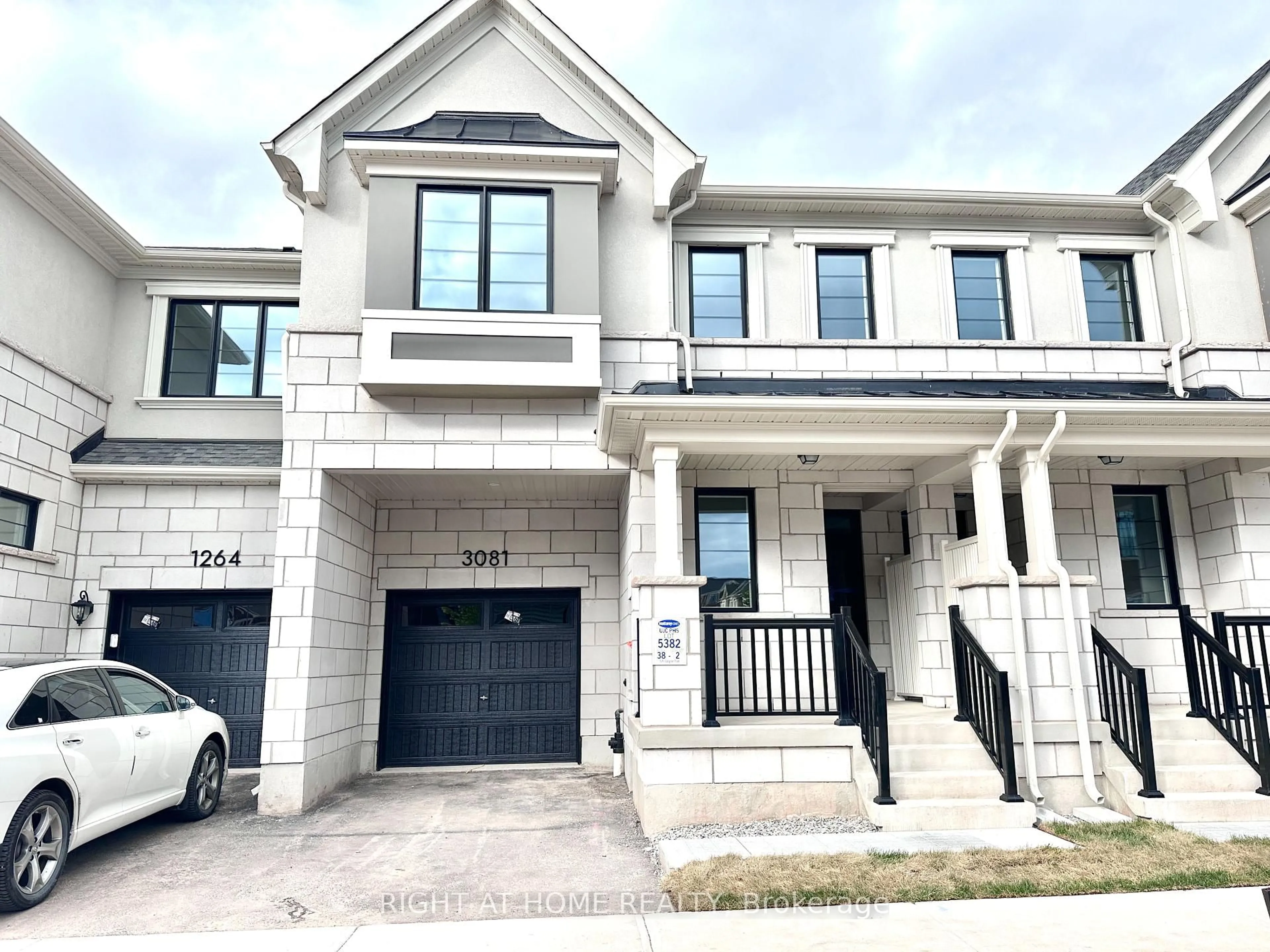 Home with brick exterior material, street for 3081 Langdon Rd, Oakville Ontario L6H 7G1