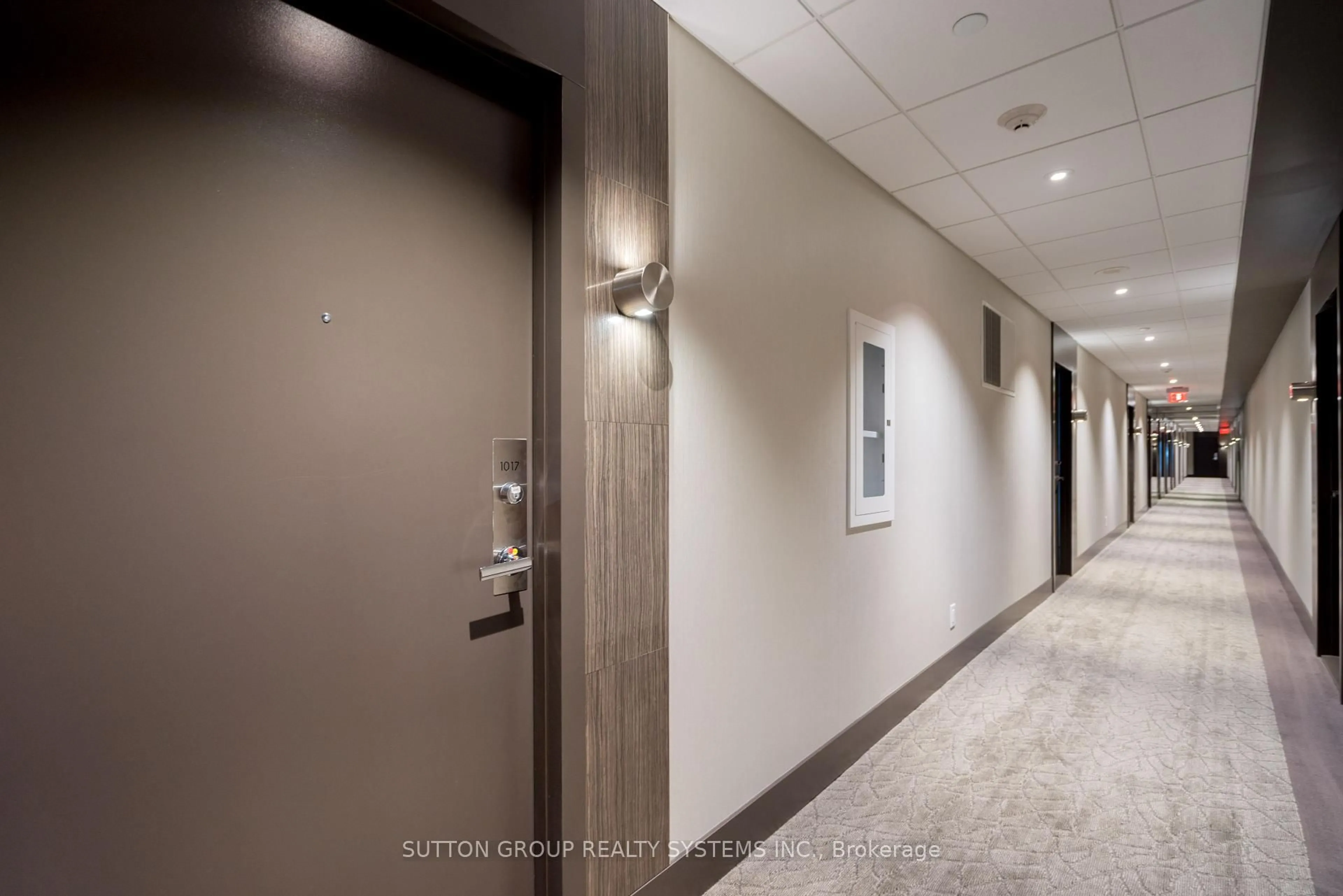 Indoor foyer for 1830 Bloor St #1017, Toronto Ontario M6P 3K6