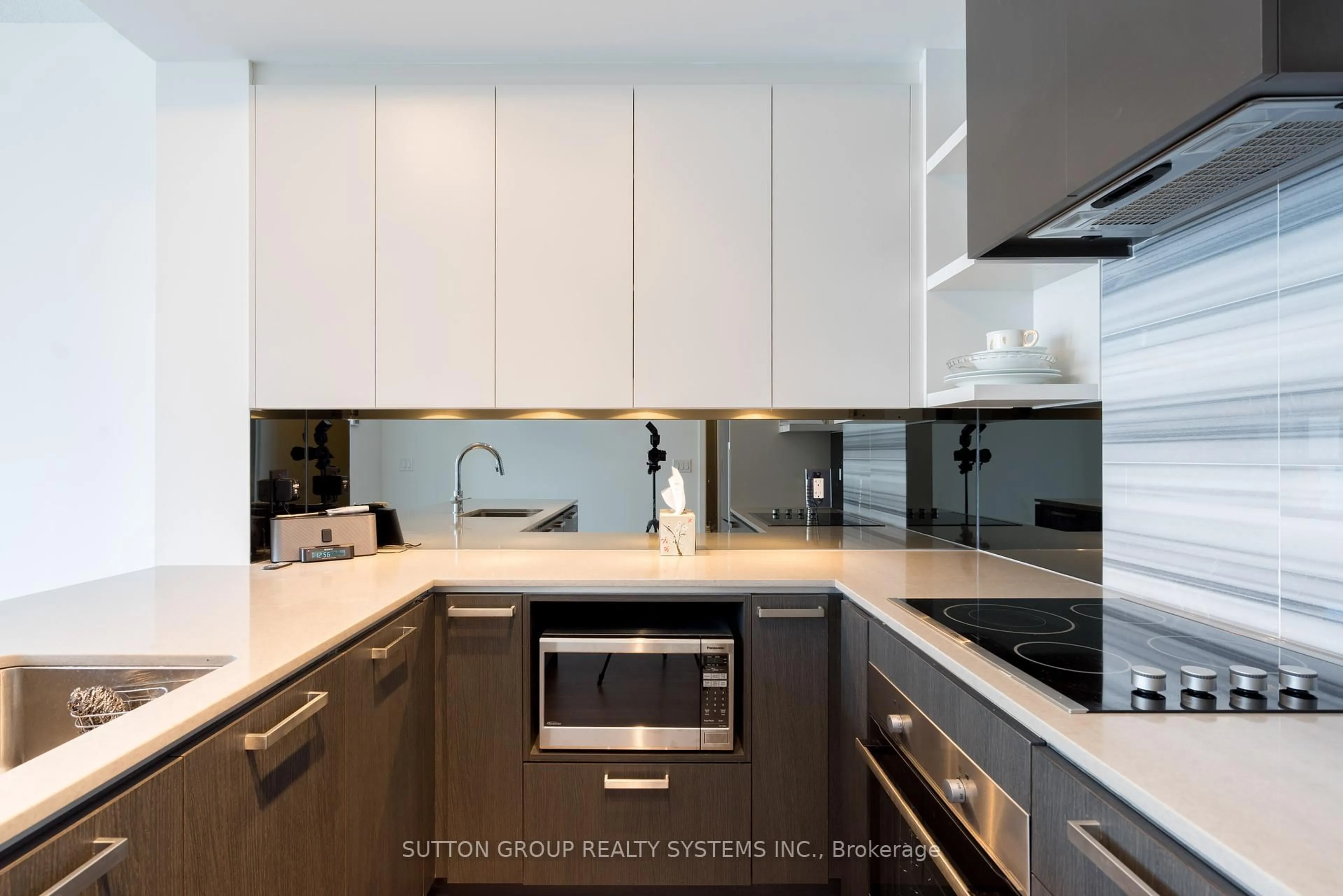Contemporary kitchen, unknown for 1830 Bloor St #1017, Toronto Ontario M6P 3K6