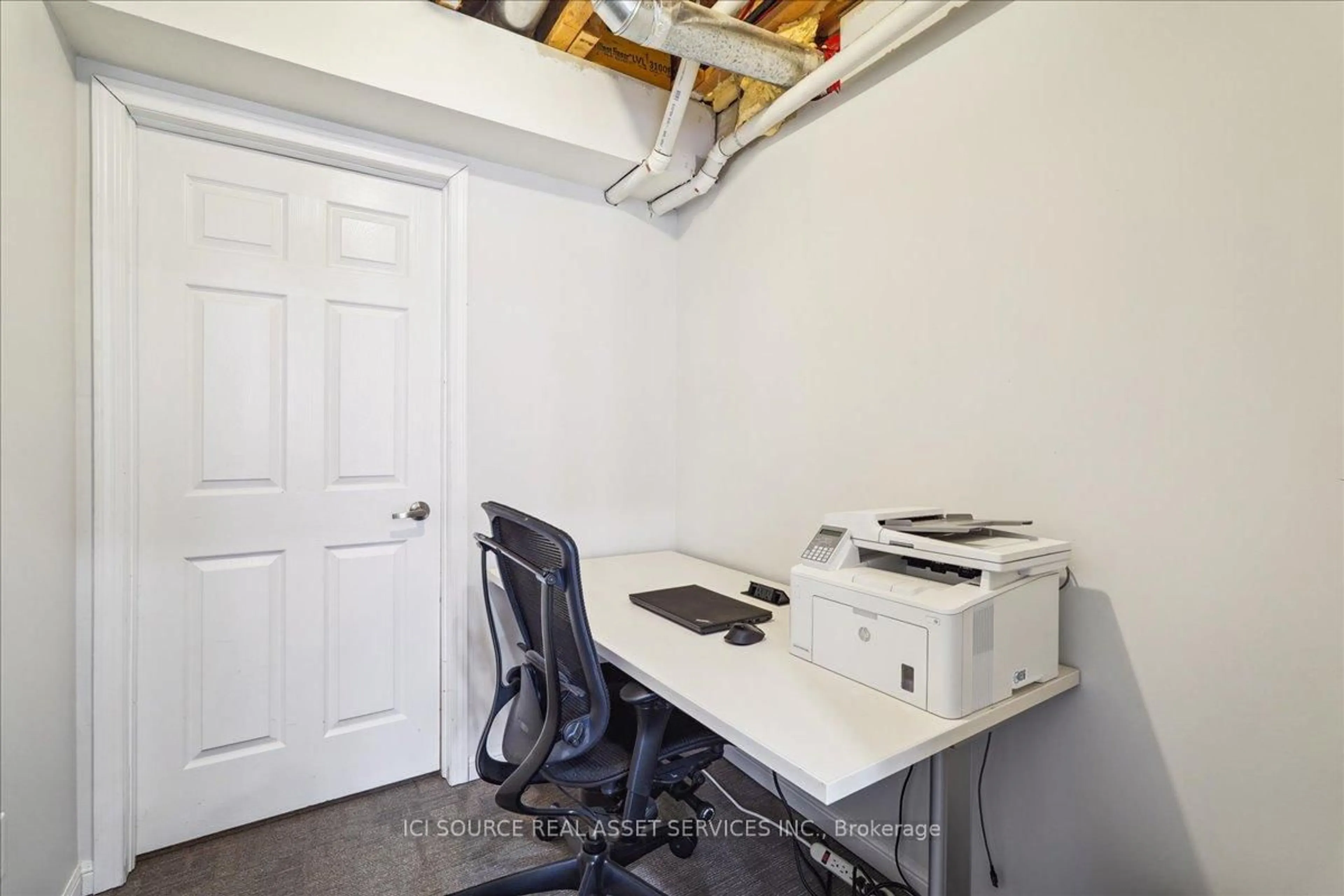 A pic of a room for 33 Colonel Frank Ching Cres, Brampton Ontario L6Y 5W6