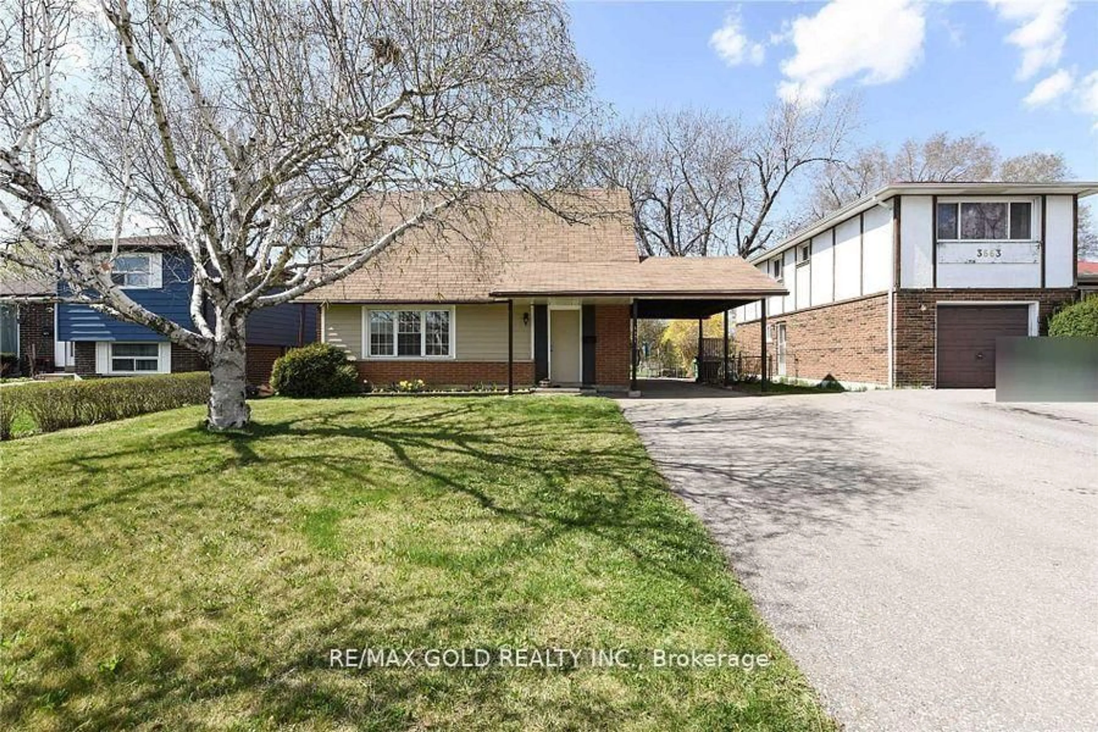 Home with brick exterior material, street for 3657 Woodruff Cres, Mississauga Ontario L4T 1T8