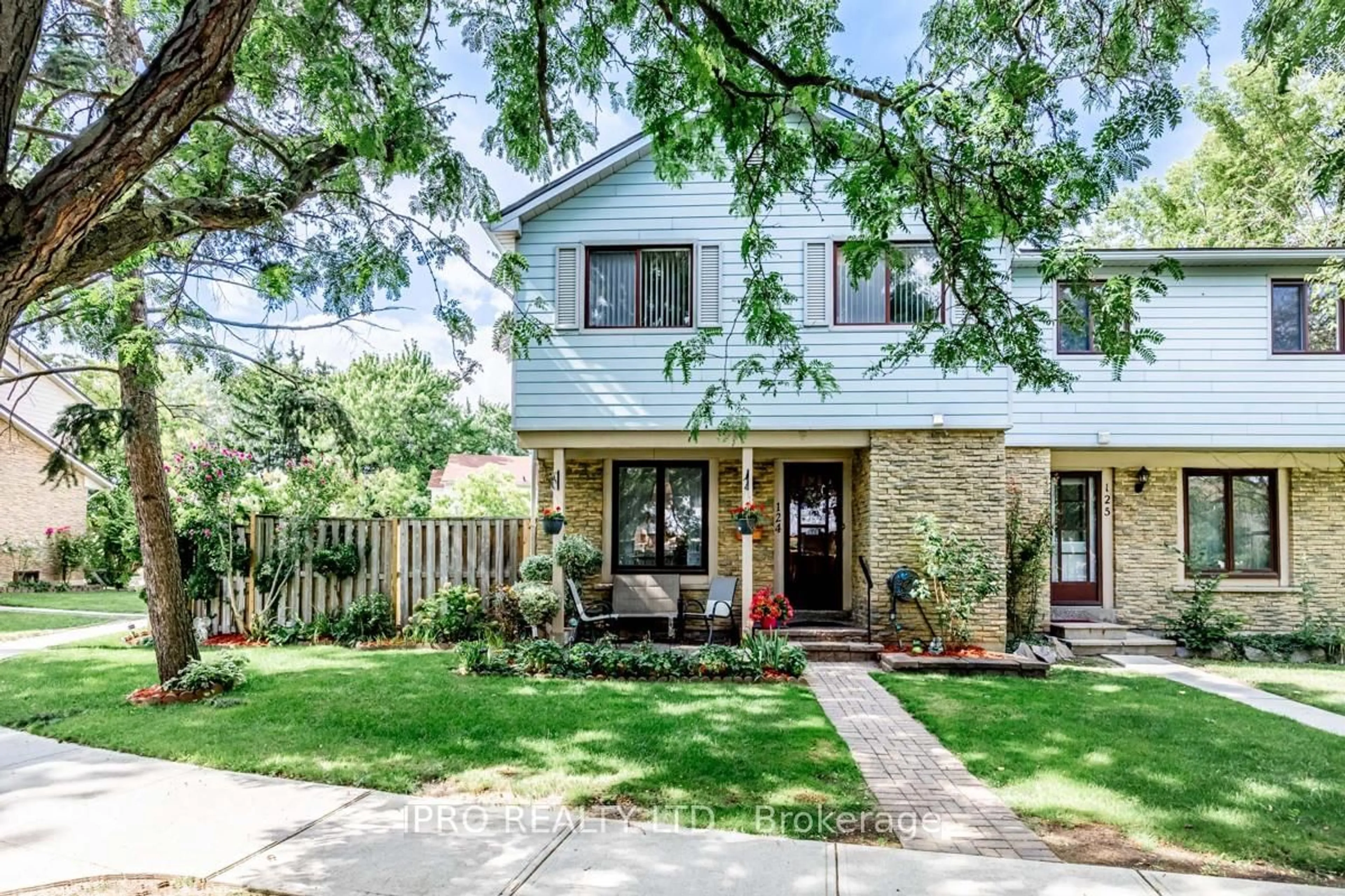 Home with brick exterior material, street for 6540 Falconer Dr #124, Mississauga Ontario L5N 1M1