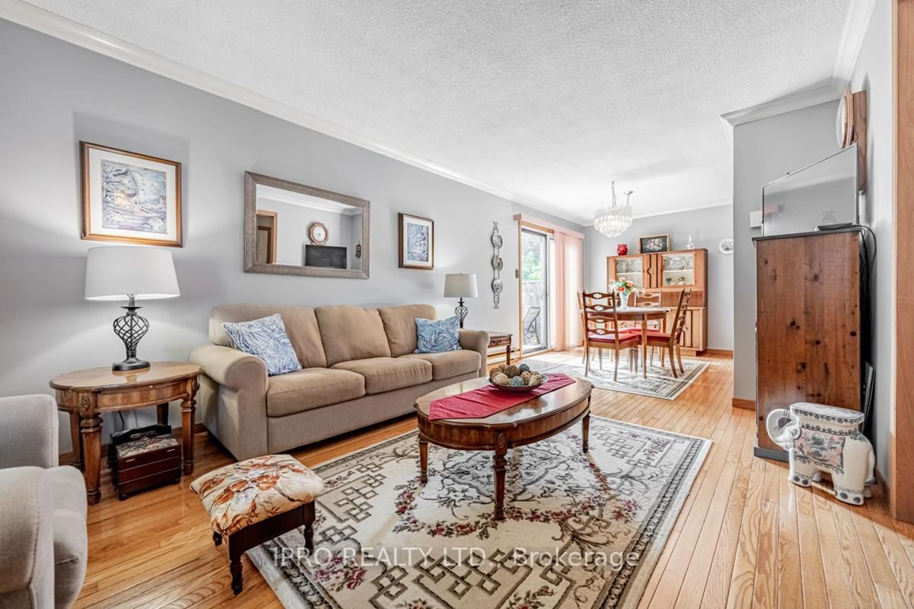 Living room with furniture, unknown for 6540 Falconer Dr #124, Mississauga Ontario L5N 1M1