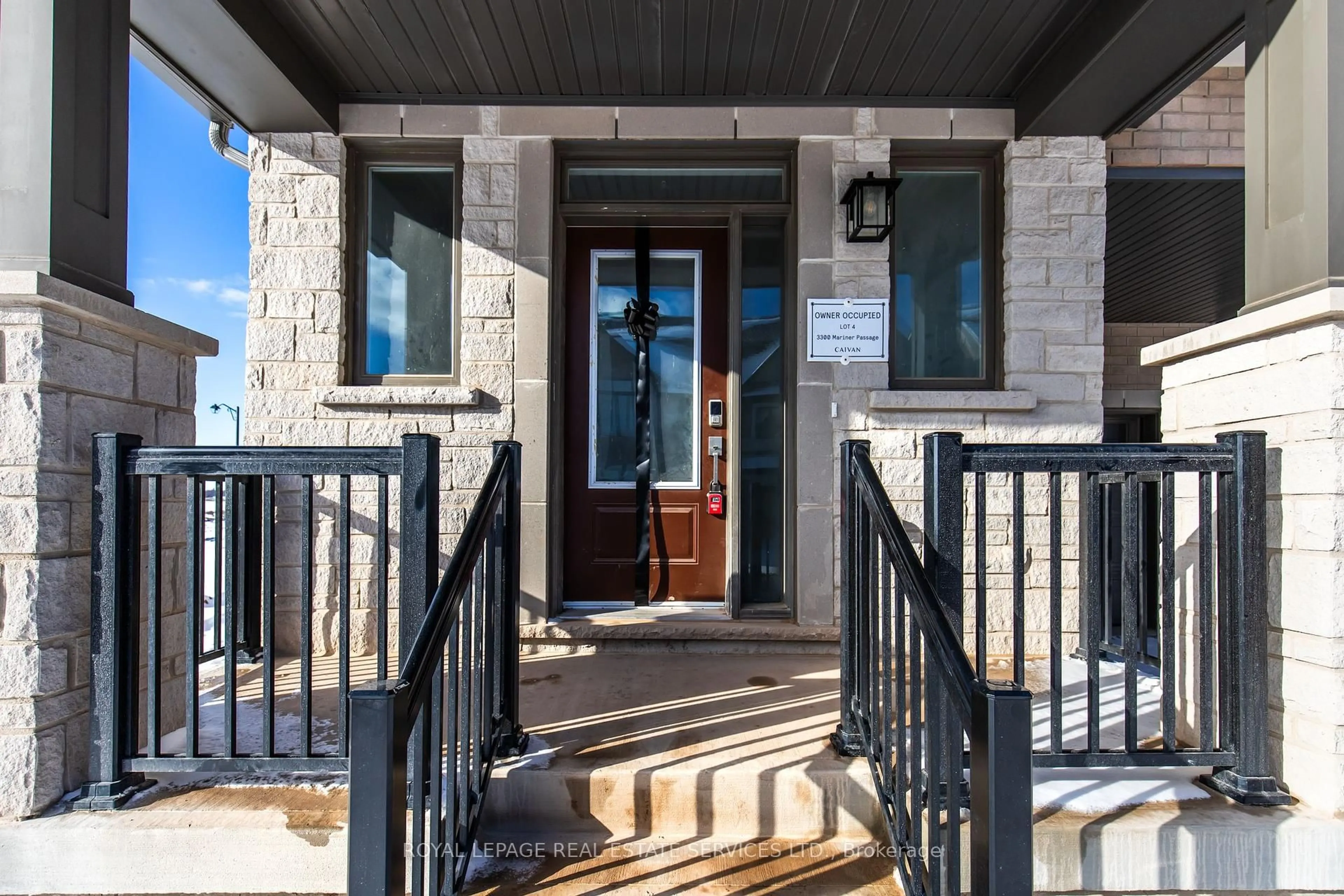 Indoor entryway for 3300 Mariner Passage N/A, Oakville Ontario L6M 5S6