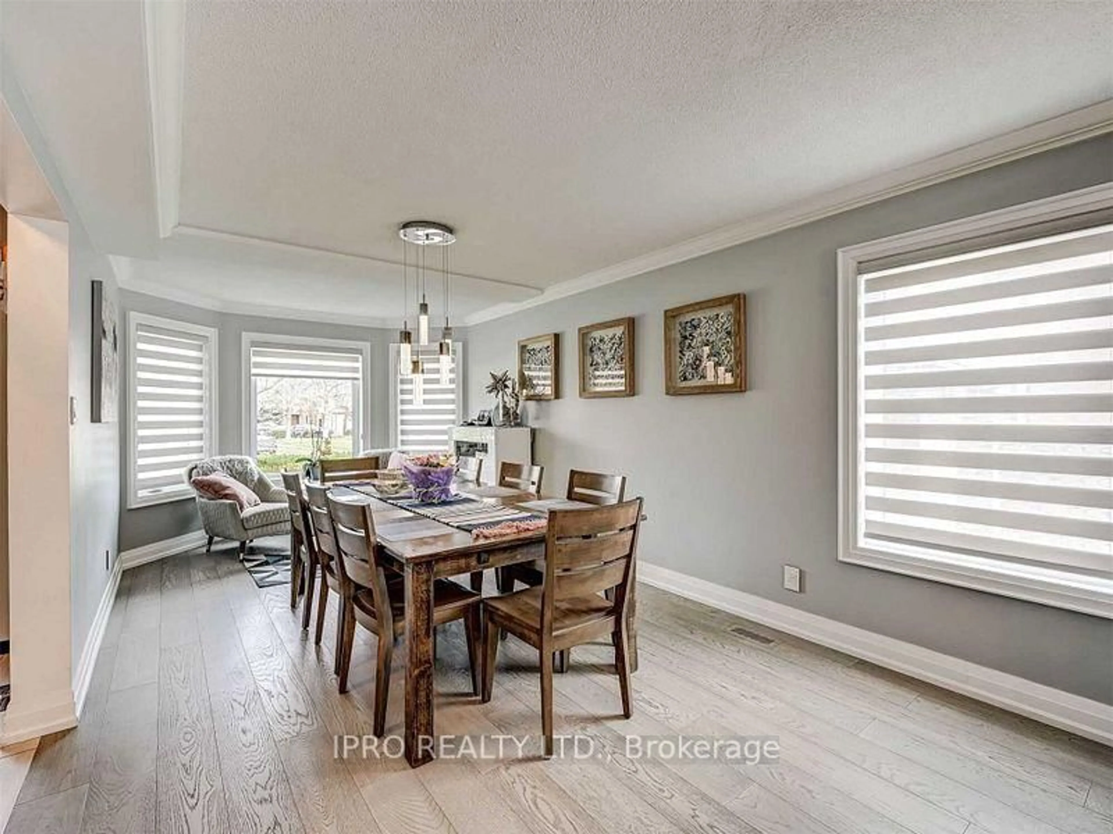 Dining room, wood/laminate floor for 1346 Cobbler Lane, Oakville Ontario L6M 3C1