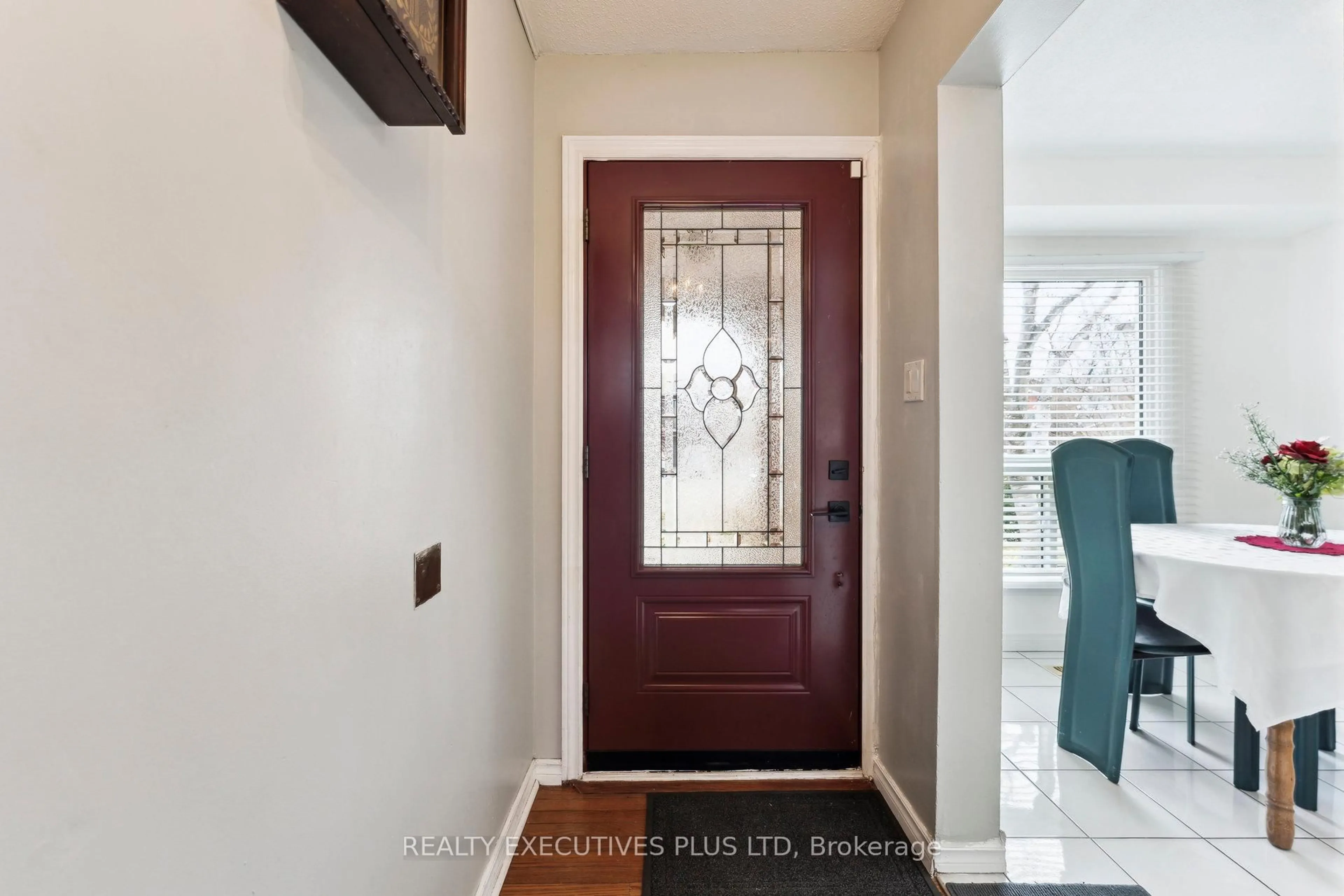 Indoor entryway for 60 Pluto Dr, Brampton Ontario L6V 3W5