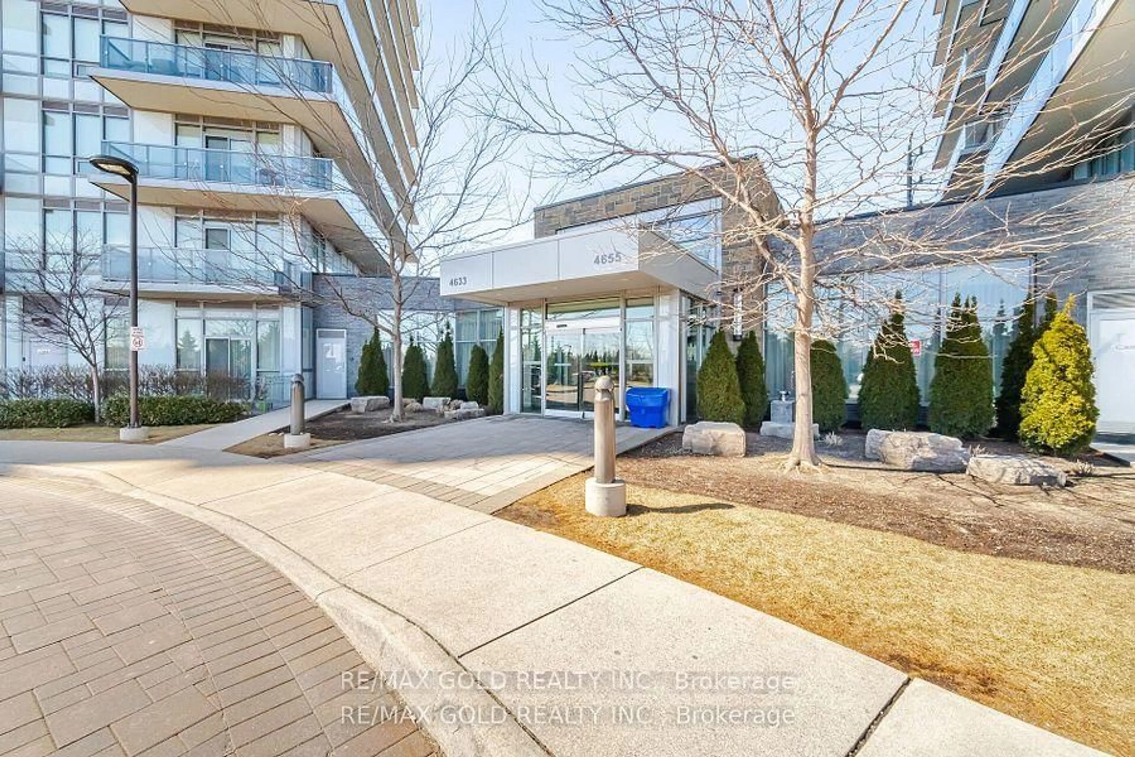 Indoor foyer for 4633 Glen Erin Dr #607, Mississauga Ontario L5M 7E1