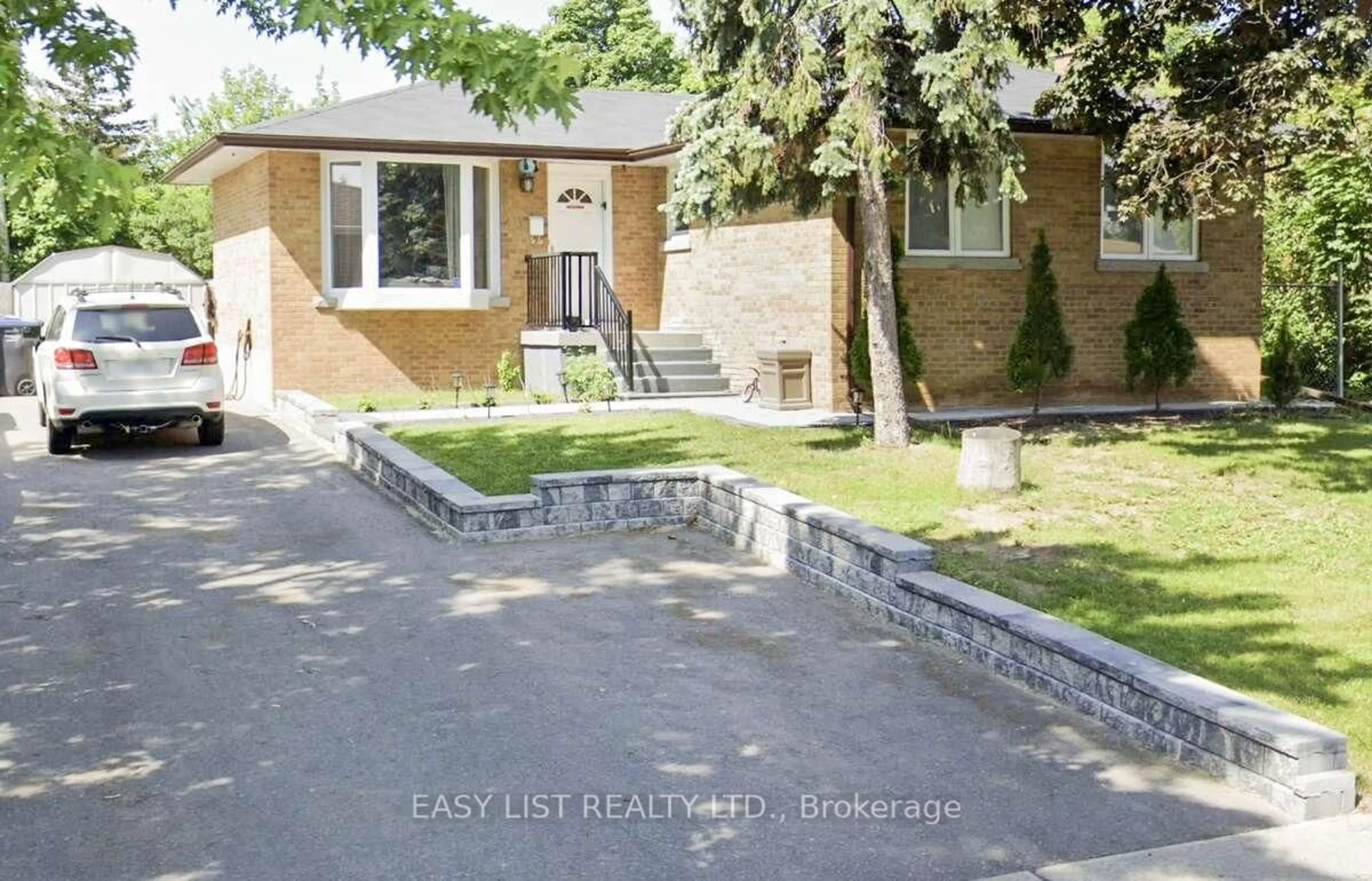 Home with brick exterior material, street for 20 Autumn Blvd, Brampton Ontario L6T 2V6