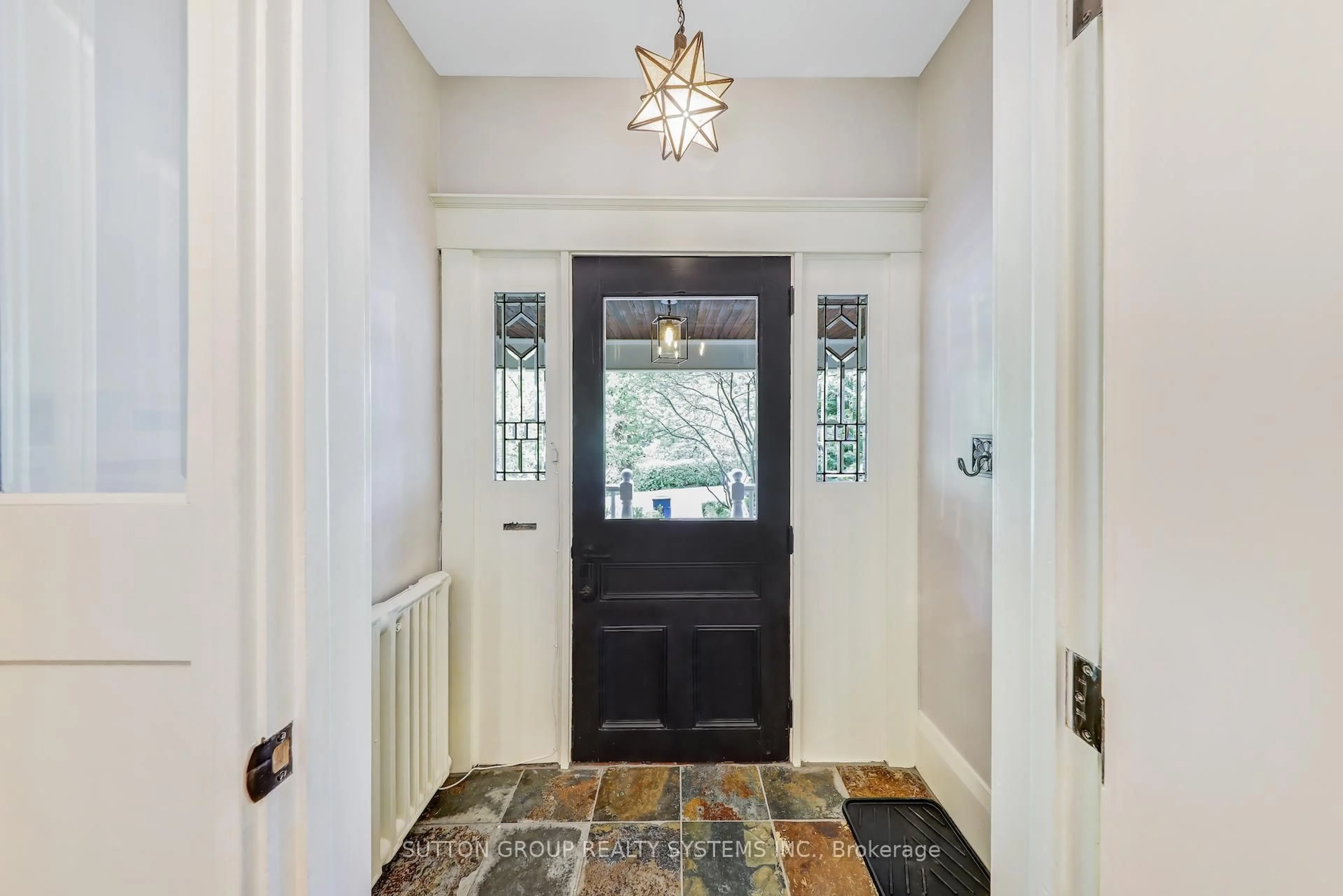 Indoor entryway for 218 Glendonwynne Rd, Toronto Ontario M6P 3G3
