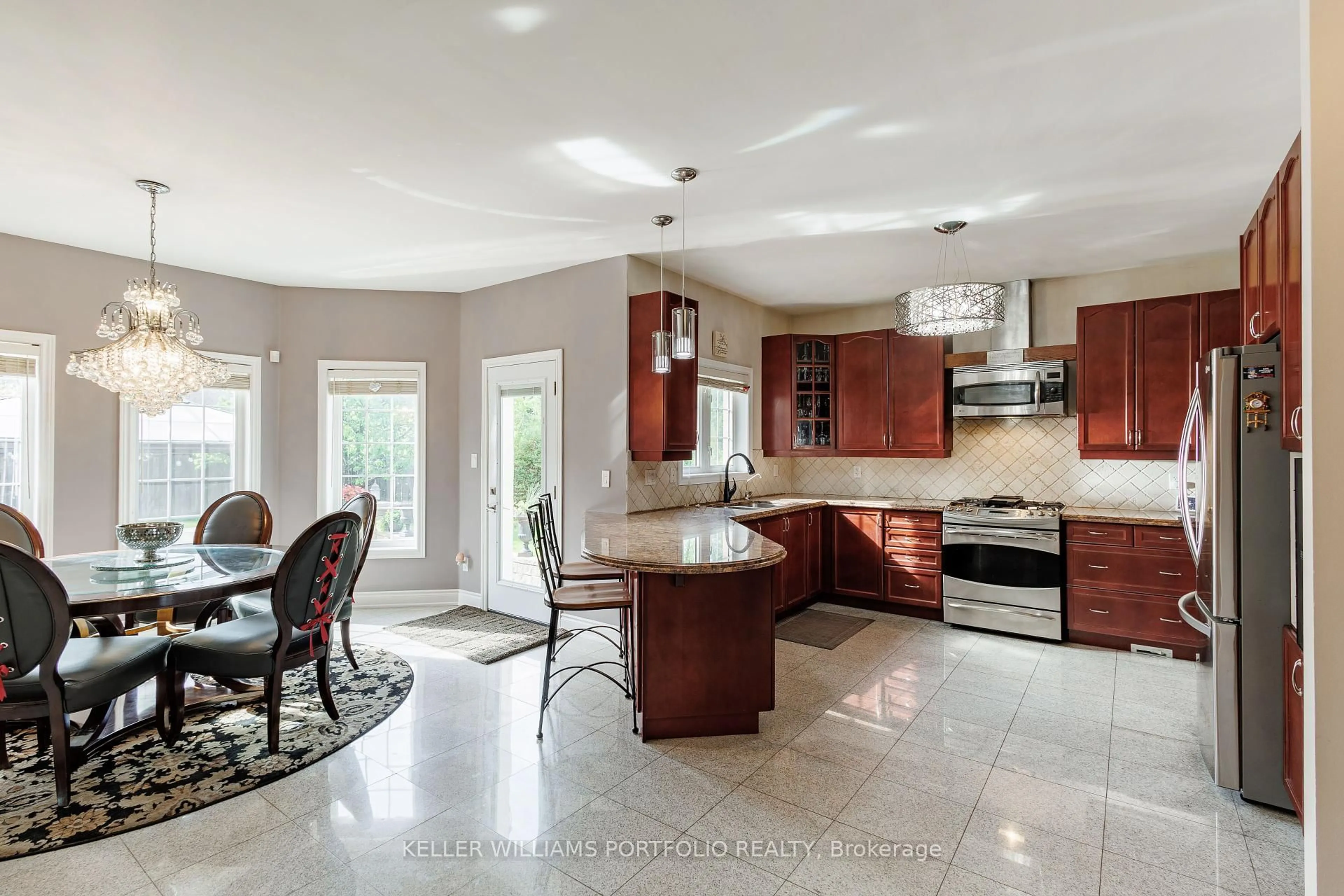 Open concept kitchen, ceramic/tile floor for 26 Louvain Dr, Brampton Ontario L6P 1W6