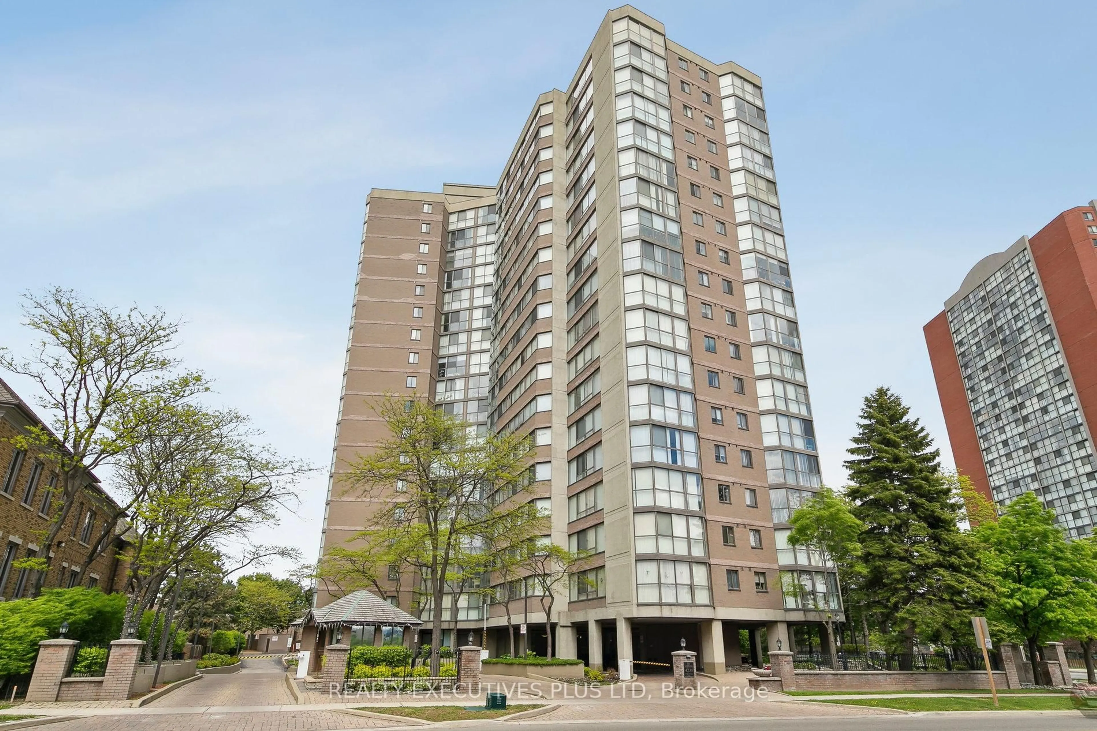 Unknown for 4235 Sherwoodtowne Blvd #702, Mississauga Ontario L4Z 1W3