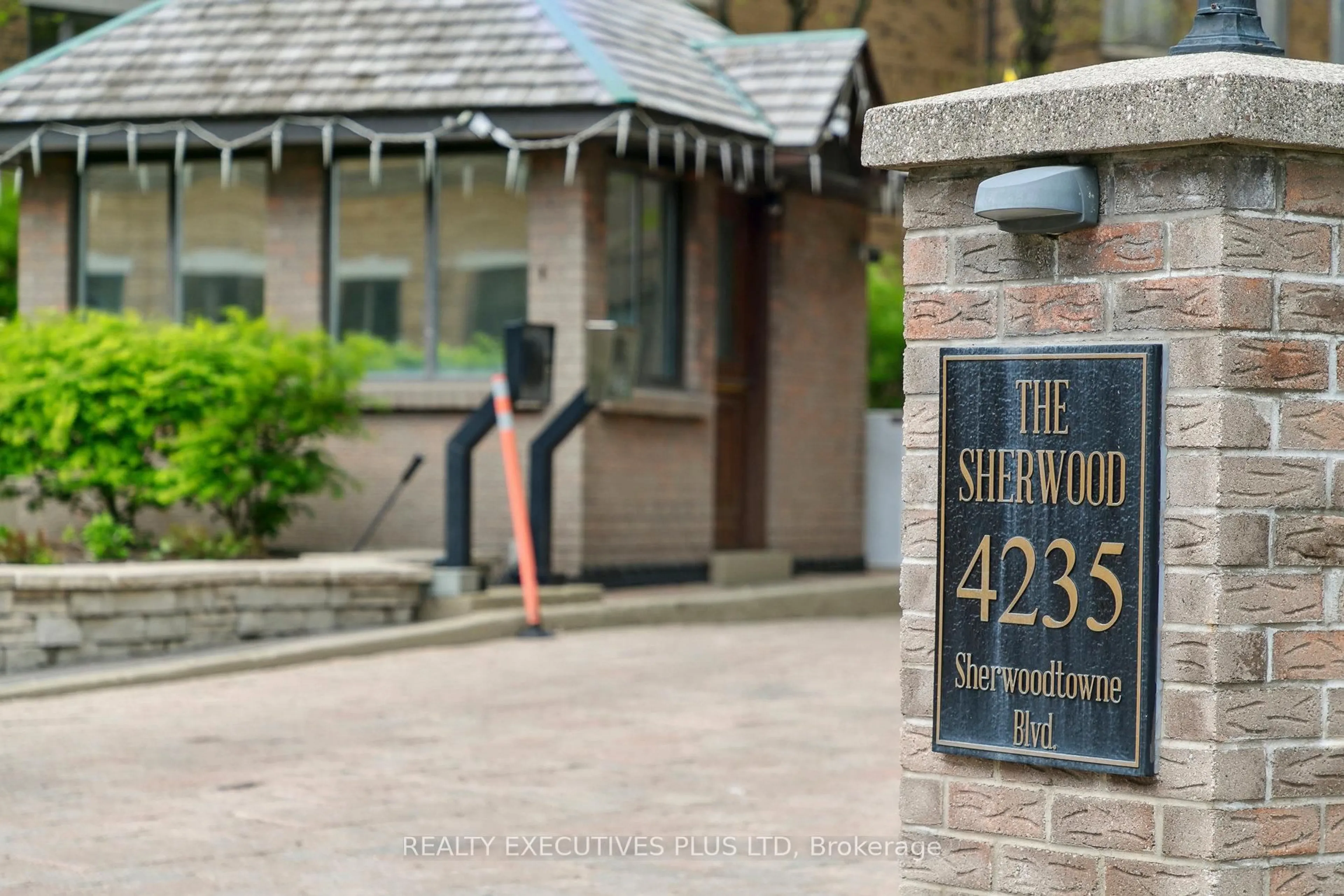 Unknown for 4235 Sherwoodtowne Blvd #702, Mississauga Ontario L4Z 1W3
