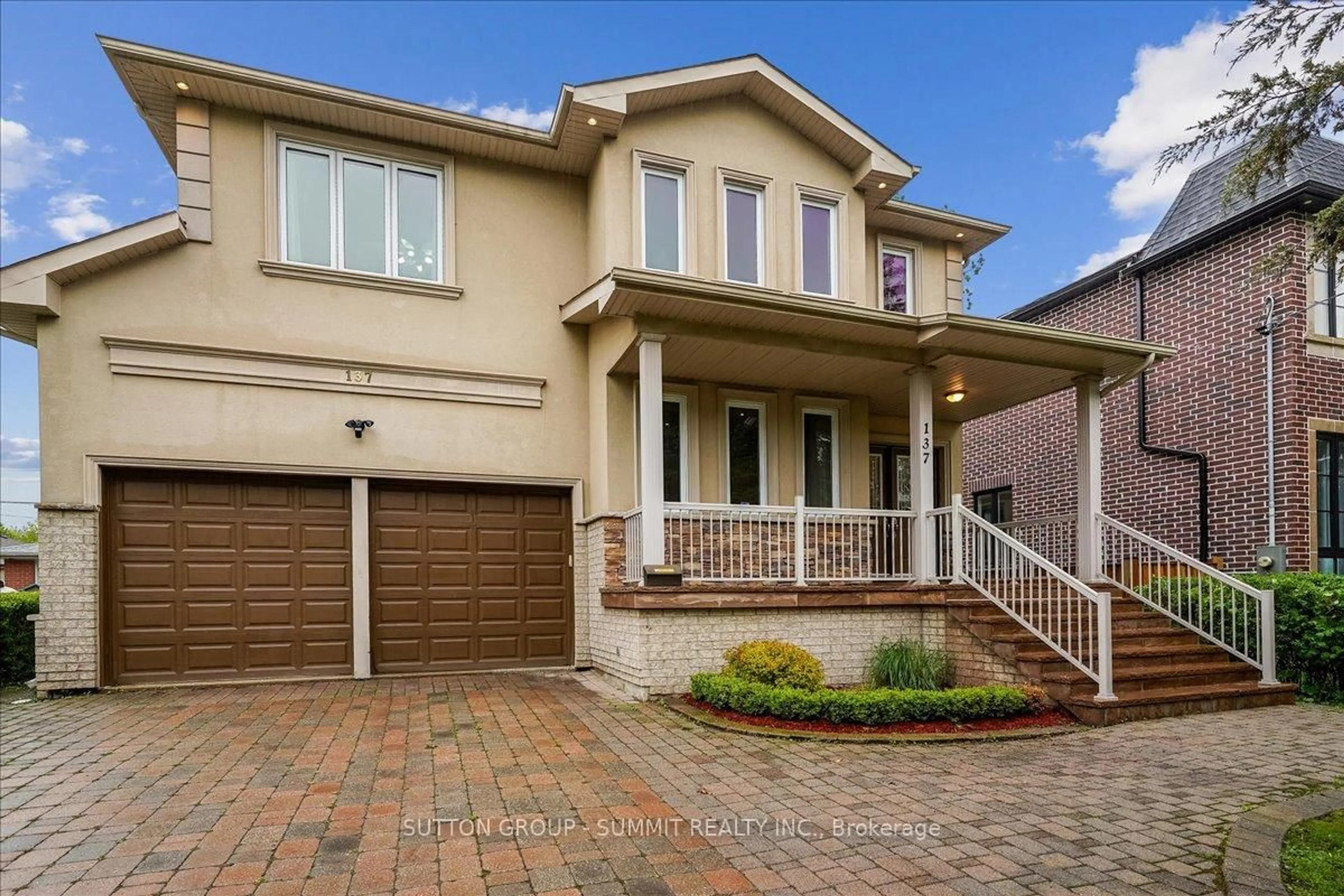 Home with brick exterior material, street for 137 Eaglewood Blvd, Mississauga Ontario L5G 1V8