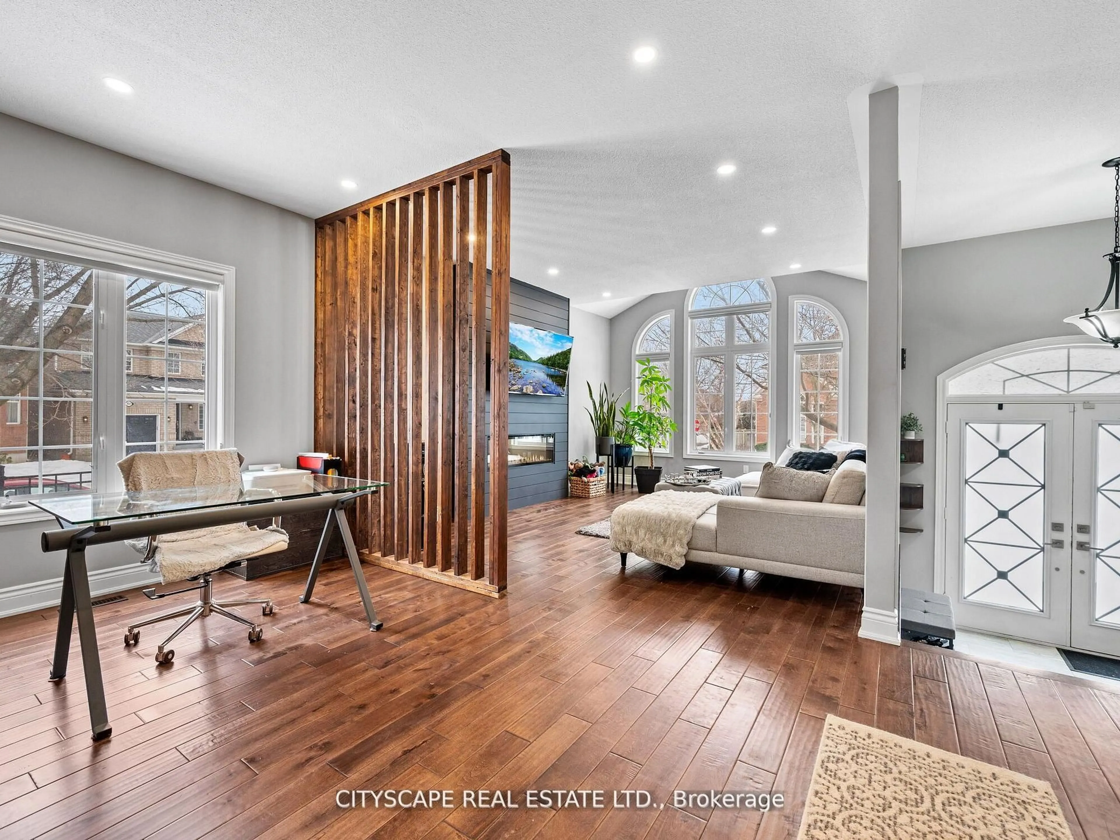 Indoor entryway for 2241 Lyness Ave, Oakville Ontario L6M 5C2