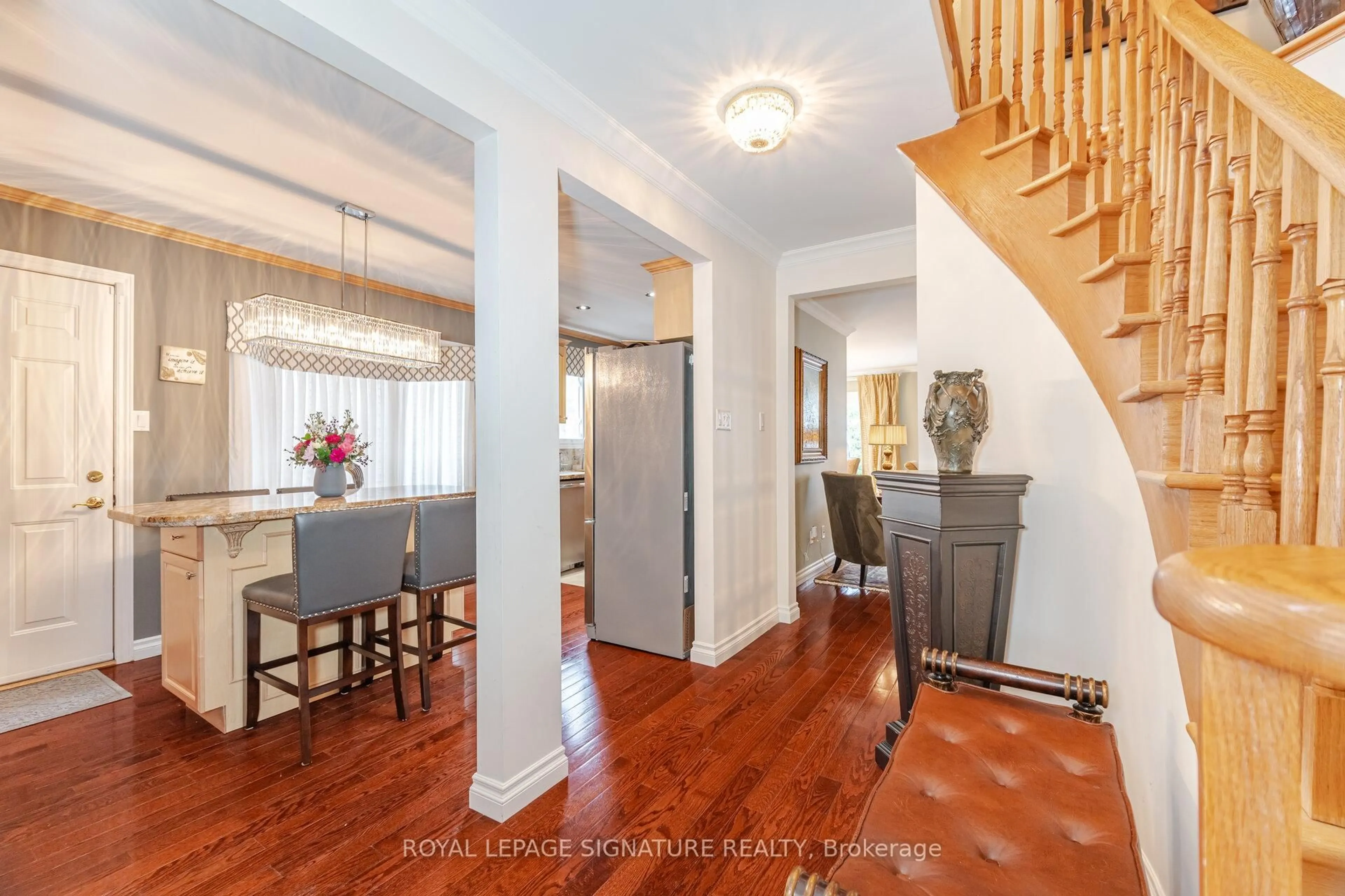 Indoor foyer for 1575 Dewberry Cres, Mississauga Ontario L4W 3B6