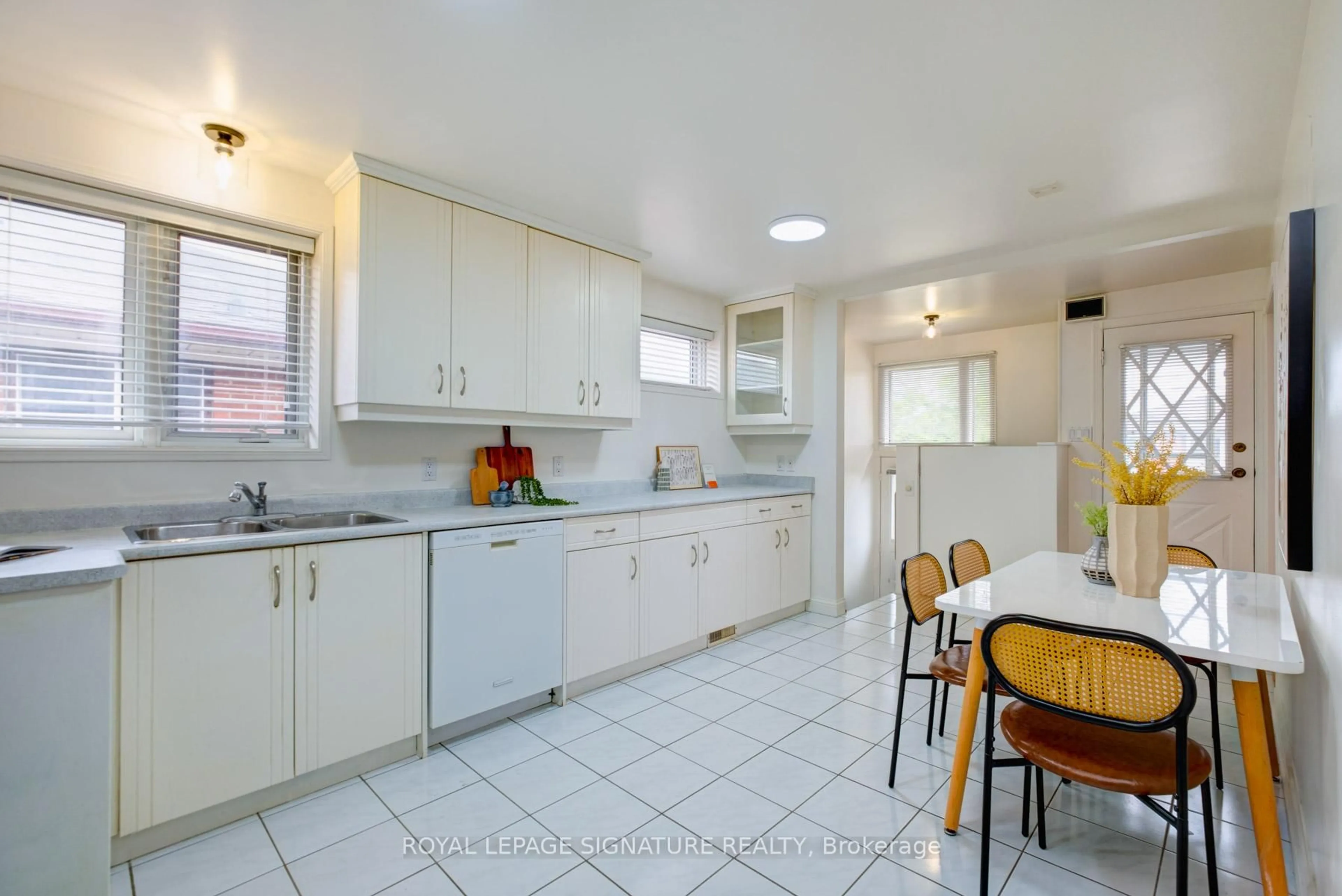 Standard kitchen, ceramic/tile floor for 150 Ardwick Blvd, Toronto Ontario M9M 1W2