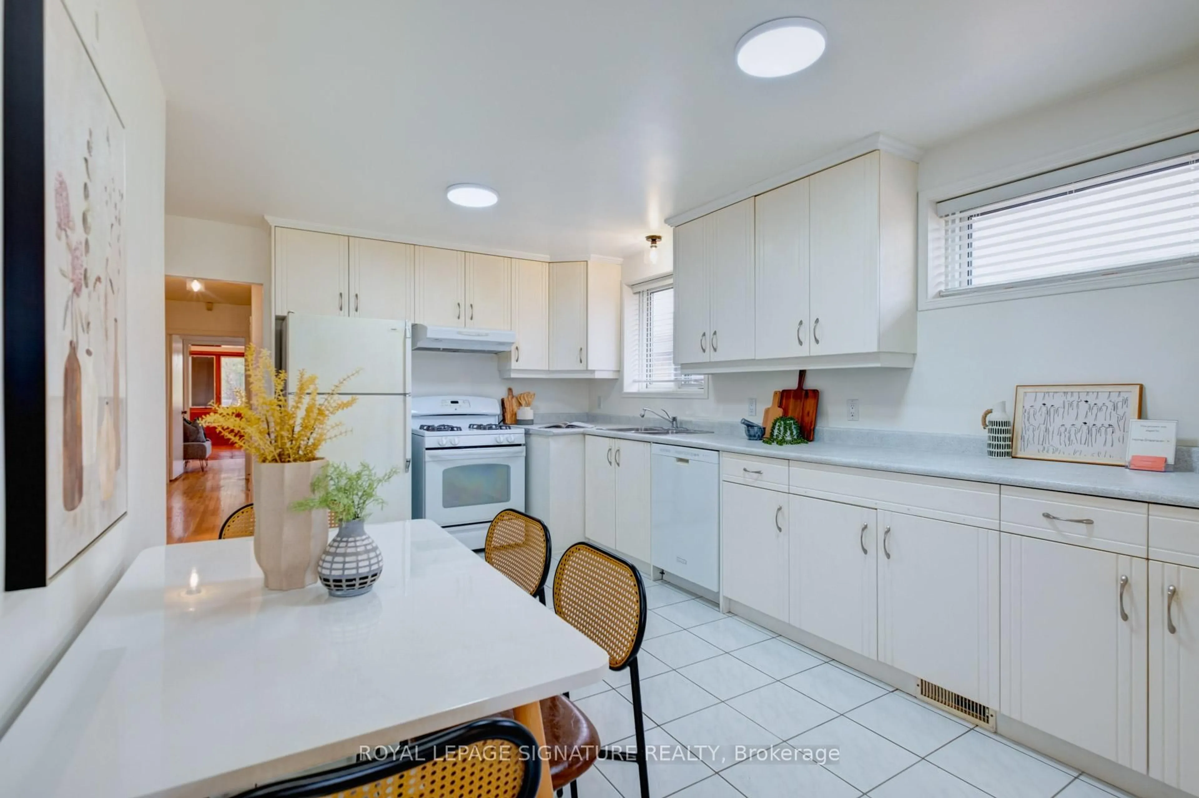 Standard kitchen, ceramic/tile floor for 150 Ardwick Blvd, Toronto Ontario M9M 1W2