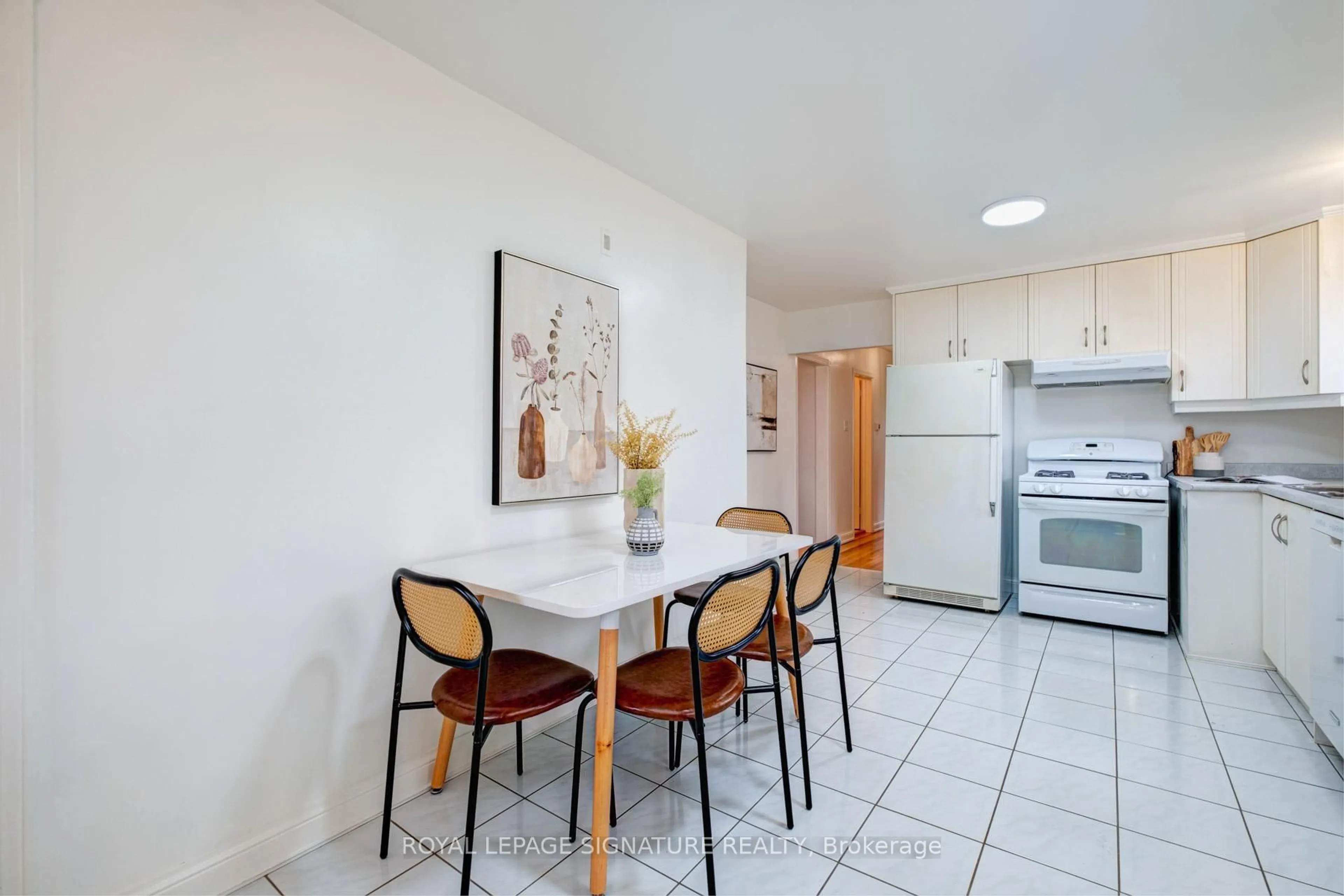 Standard kitchen, ceramic/tile floor for 150 Ardwick Blvd, Toronto Ontario M9M 1W2