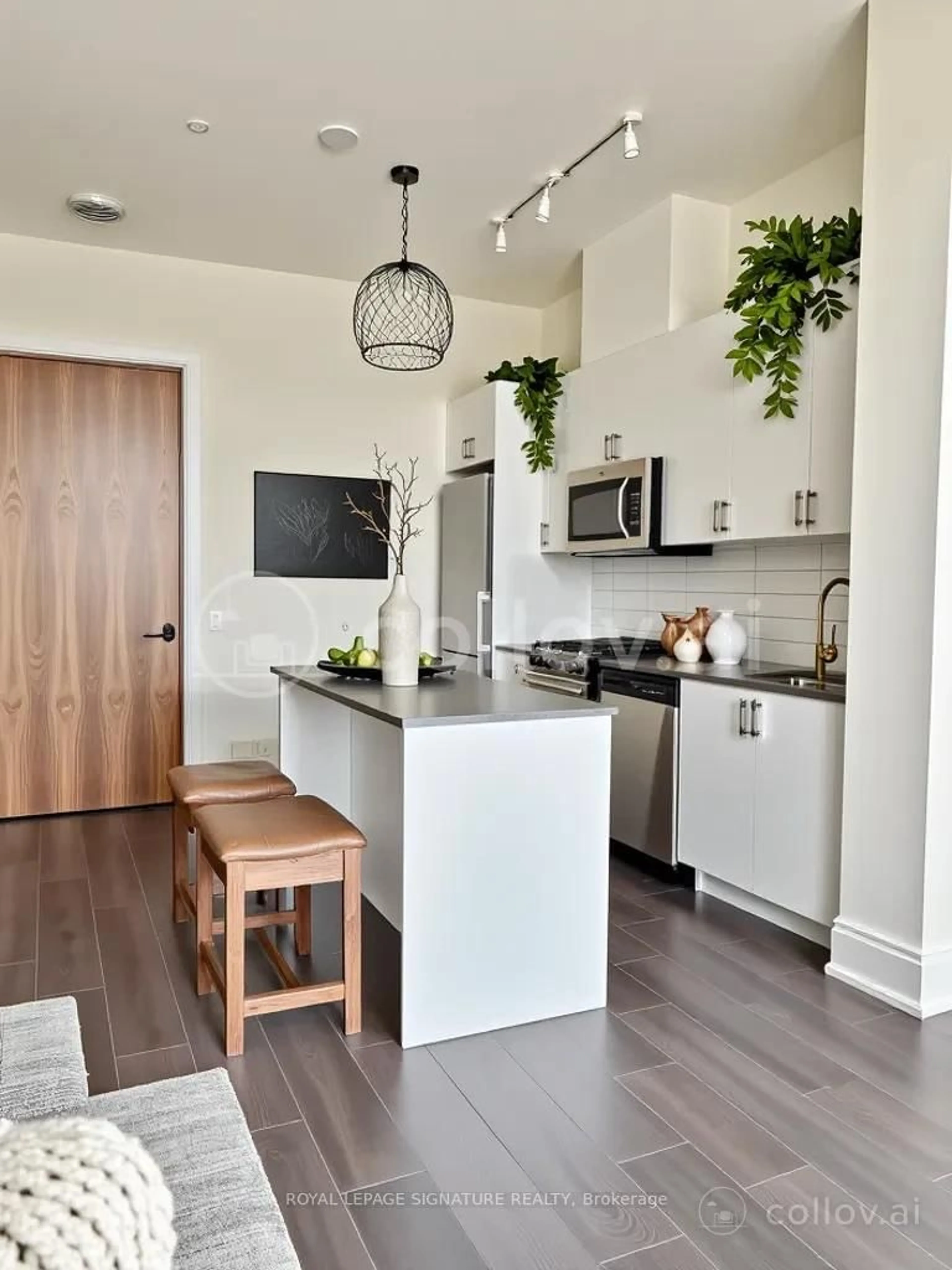Open concept kitchen, unknown for 509 Dundas St #808, Oakville Ontario L6M 4M2