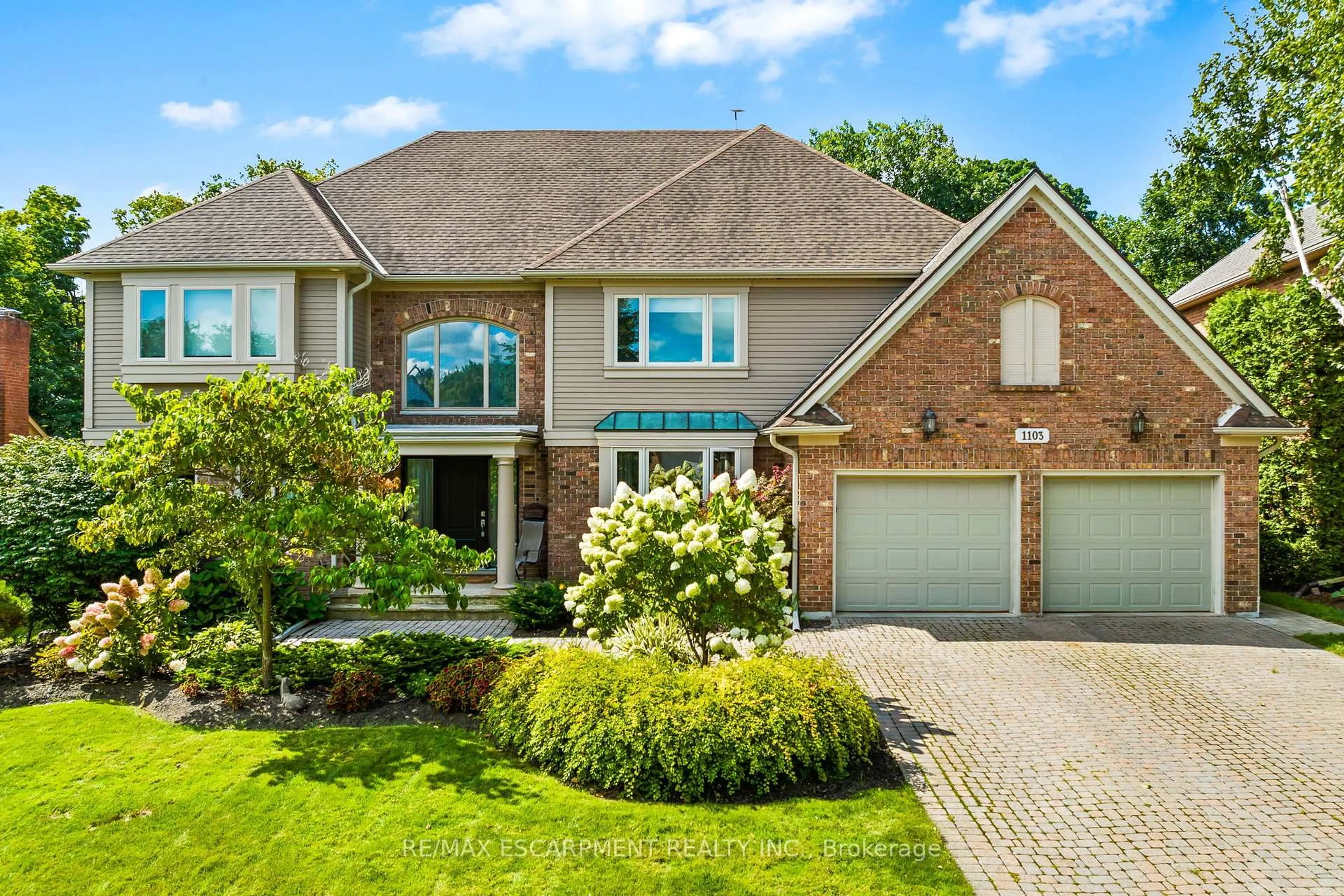 Home with brick exterior material, street for 1103 Crofton Way, Burlington Ontario L7P 4X1