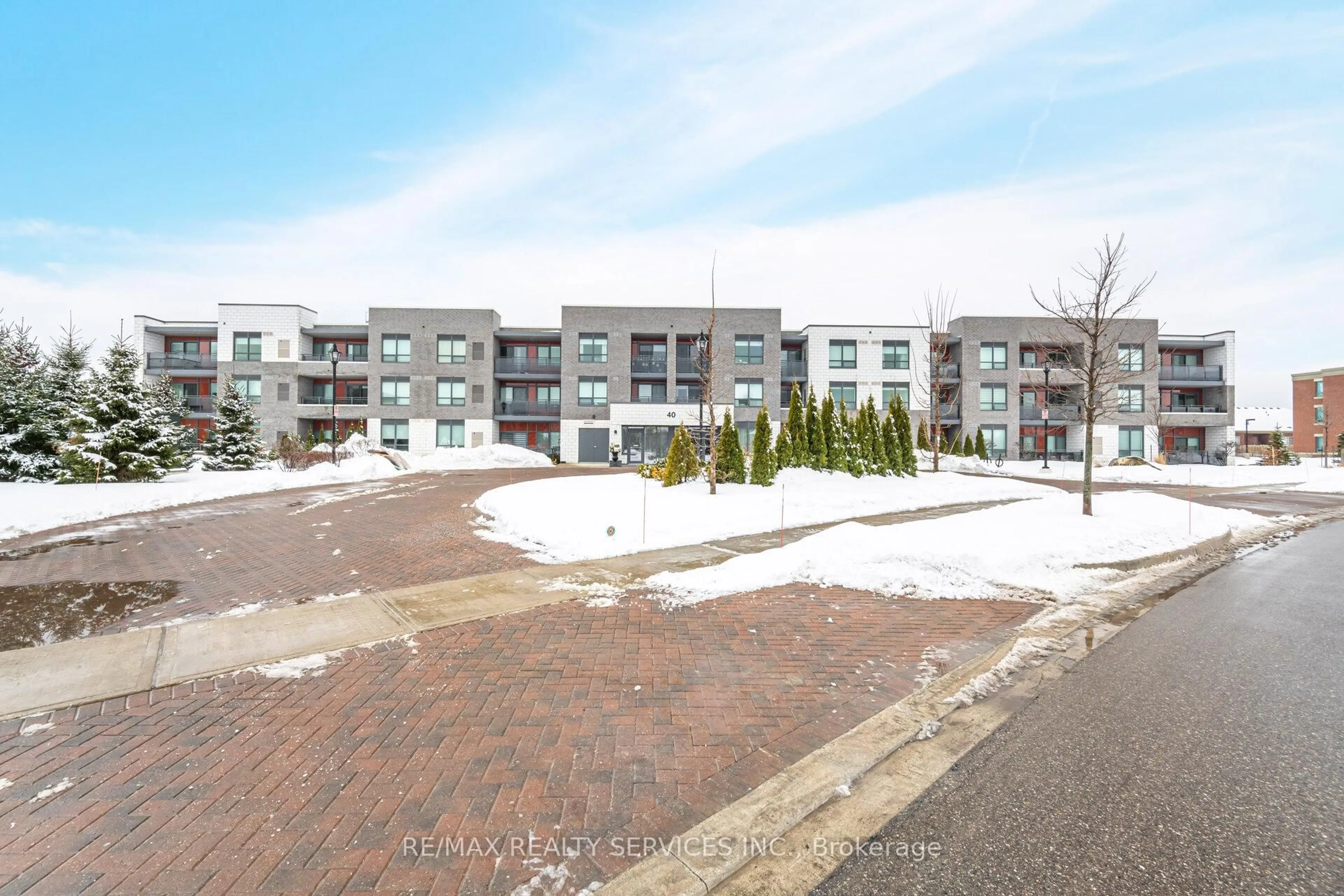 Patio, street for 40 Via Rosedale Way #104, Brampton Ontario L6R 4A4