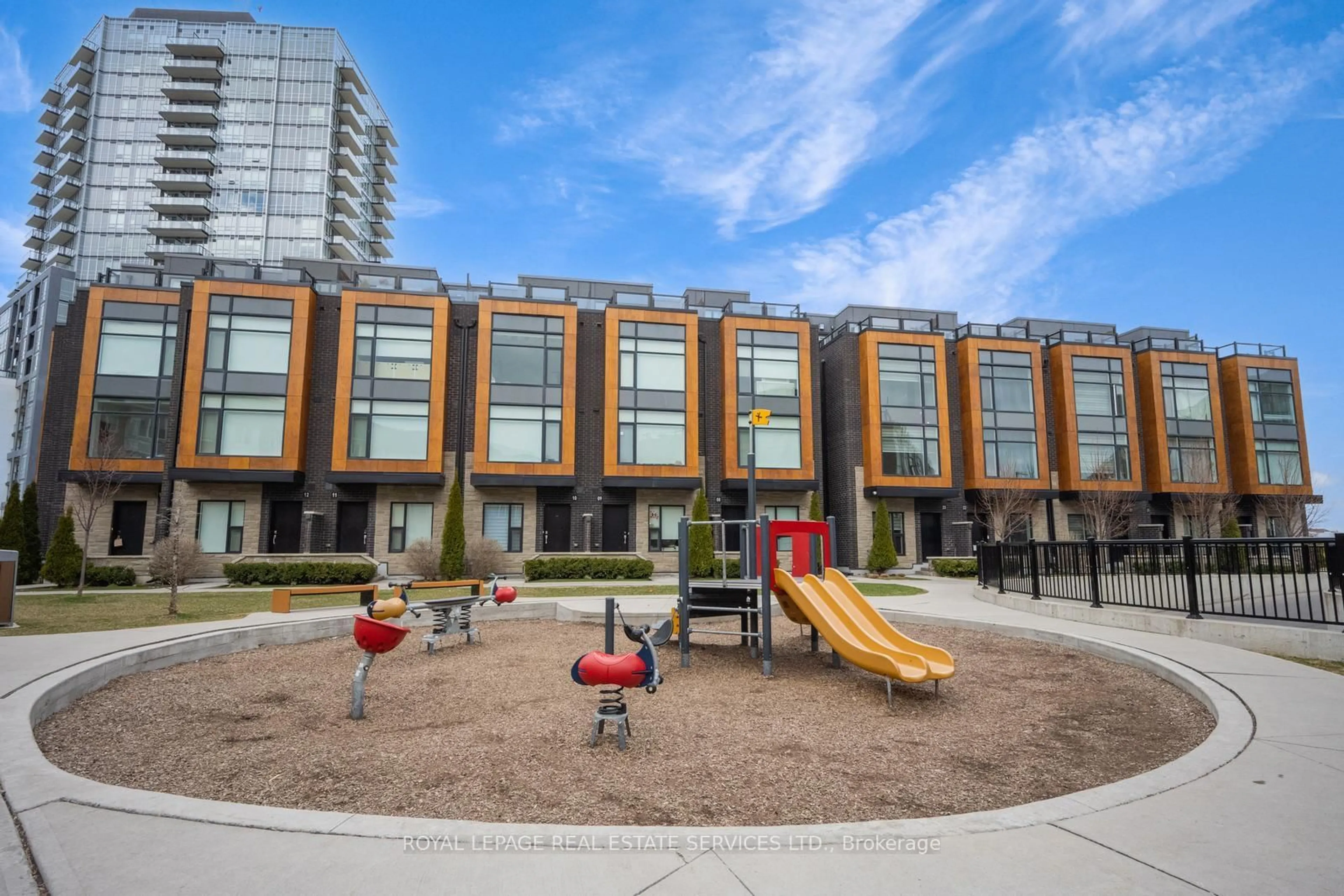 Patio, building for 200 Malta Ave #23, Brampton Ontario L6Y 6H8