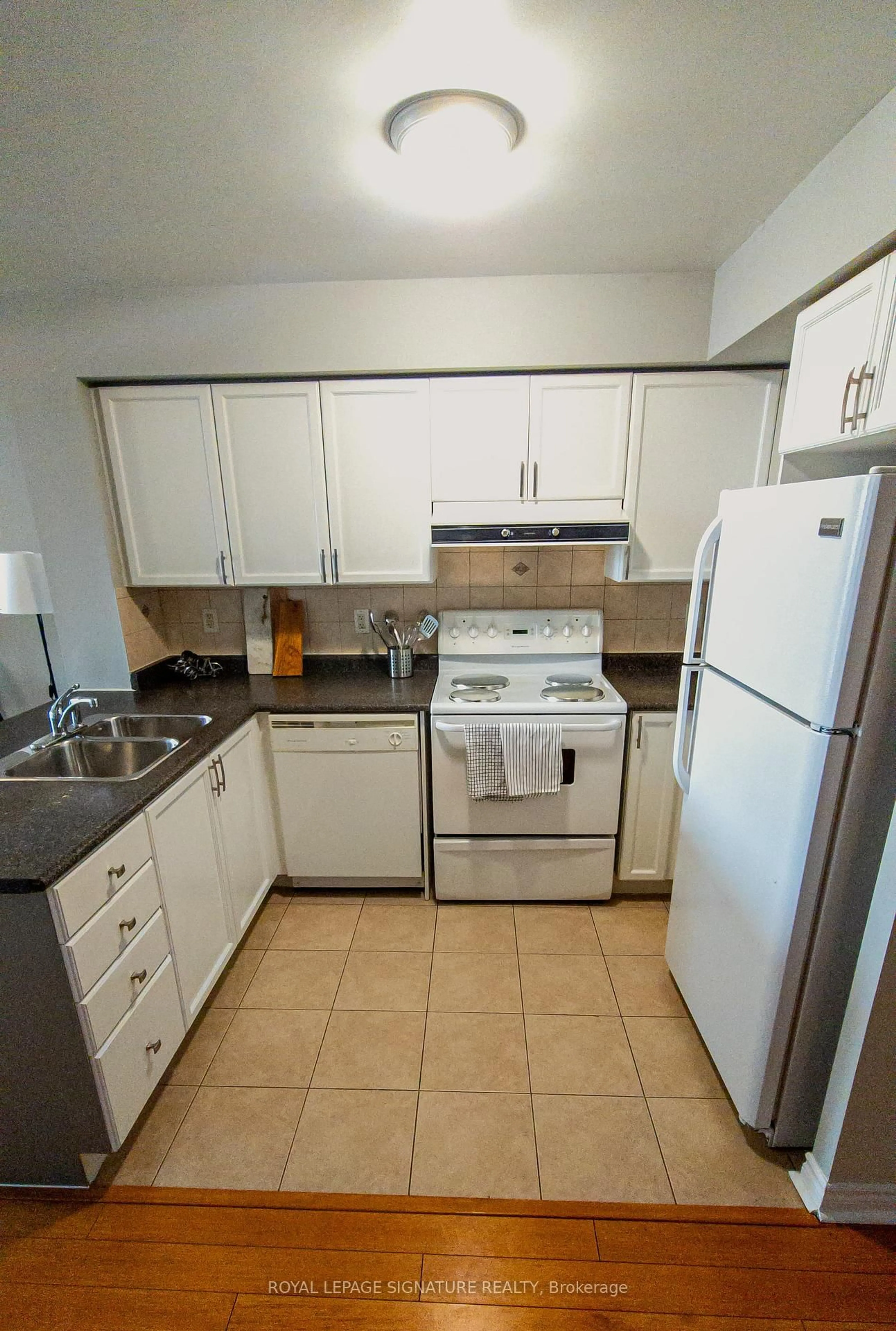 Standard kitchen, unknown for 33 Elm Dr #1007, Mississauga Ontario L5B 4M2