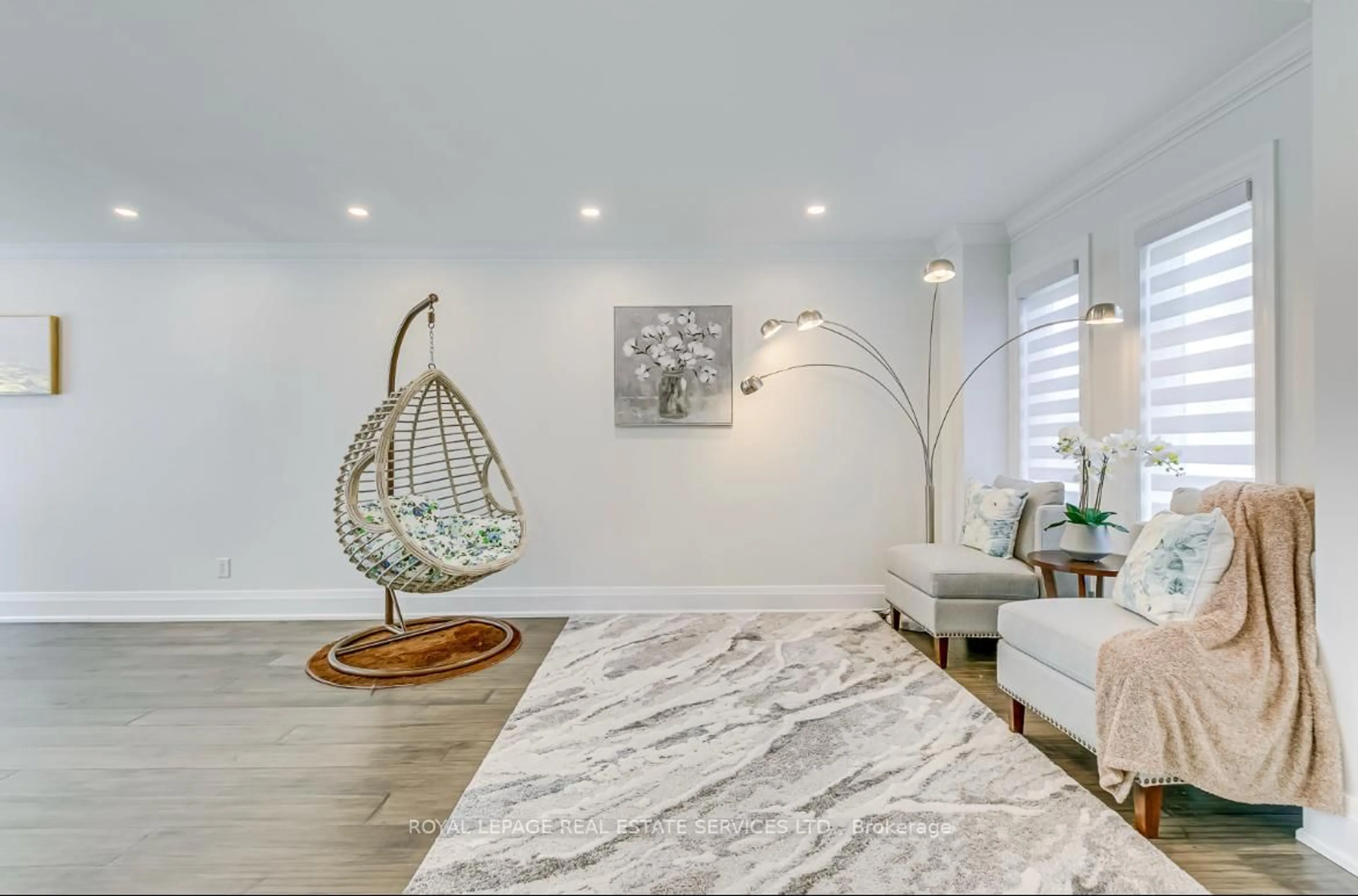 Unknown for 1097 Grandeur Cres, Oakville Ontario L6H 4B4