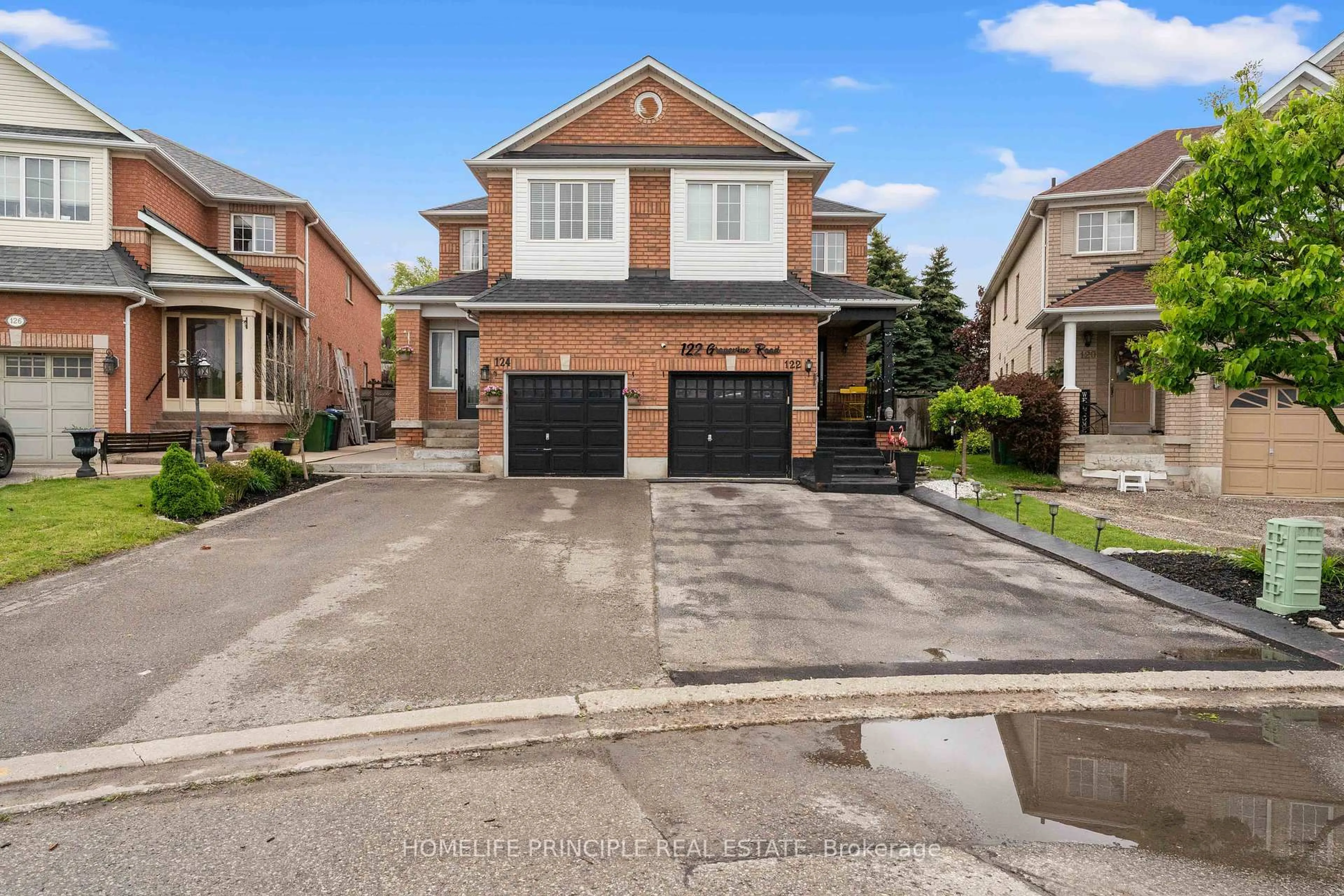 Home with brick exterior material, street for 124 Grapevine Rd, Caledon Ontario L7E 2M6