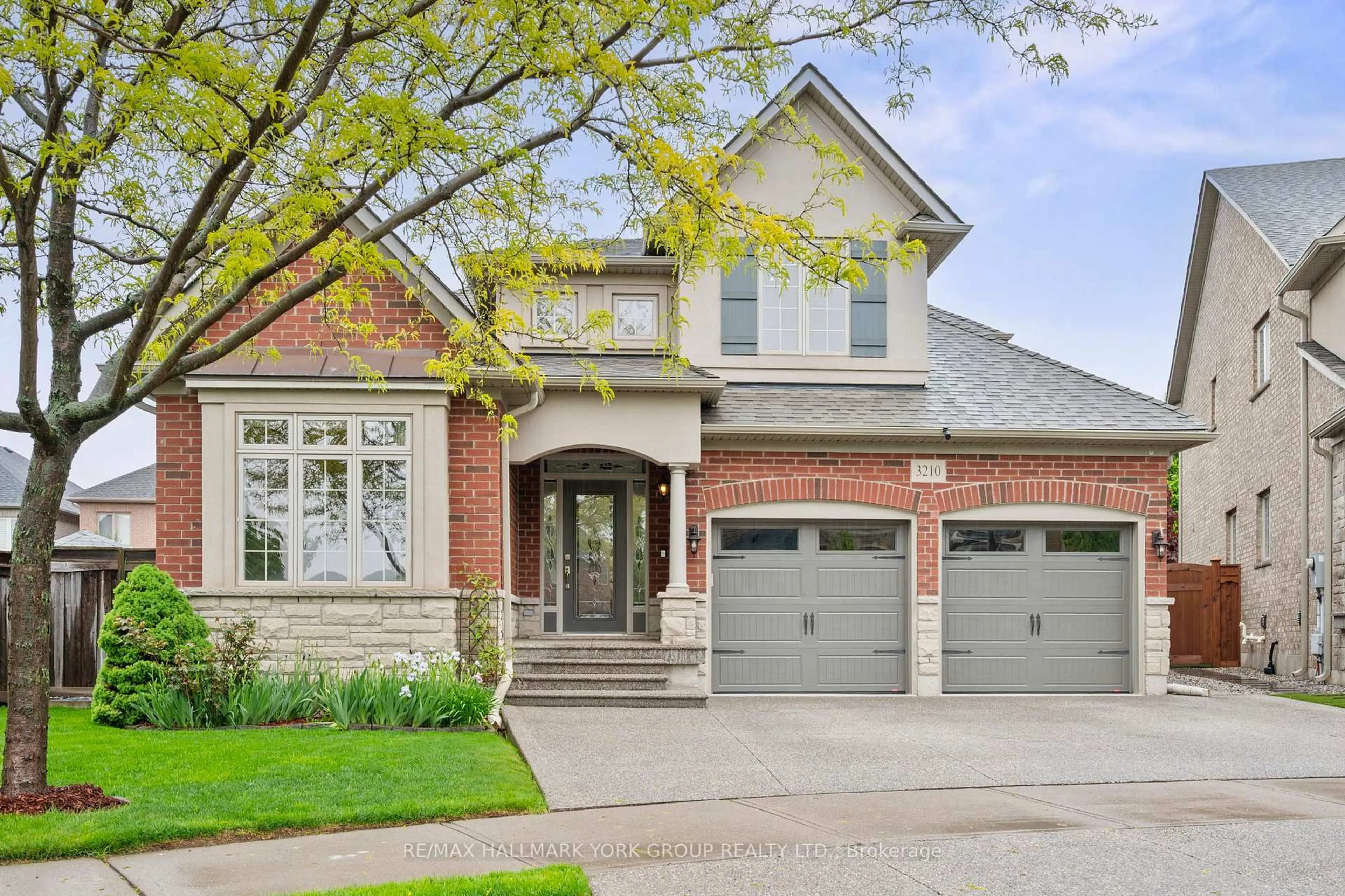 Home with brick exterior material, street for 3210 Saltaire Cres, Oakville Ontario L6M 0K8