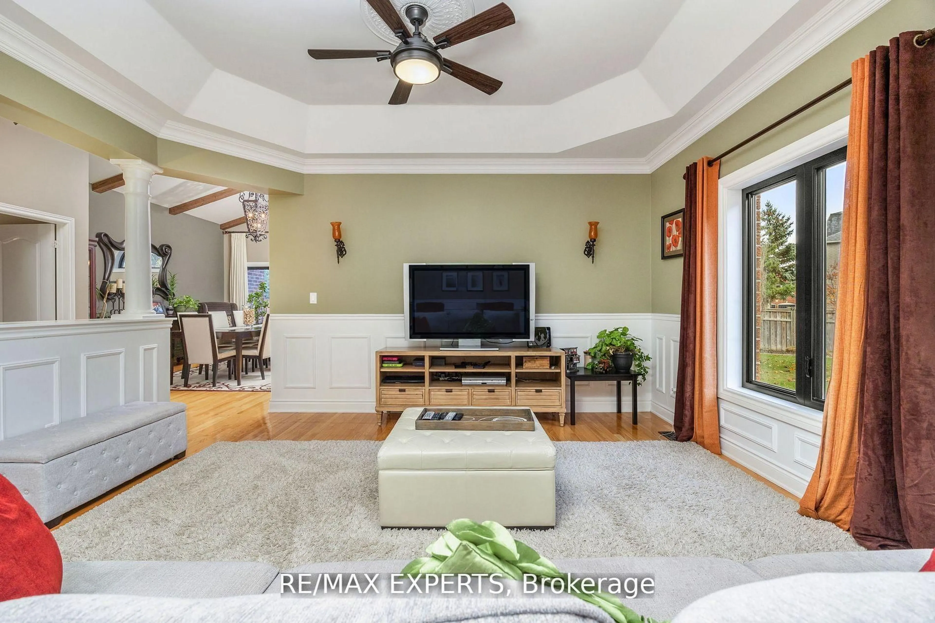 Living room with furniture, unknown for 20 Concorde Dr, Brampton Ontario L6P 1V6